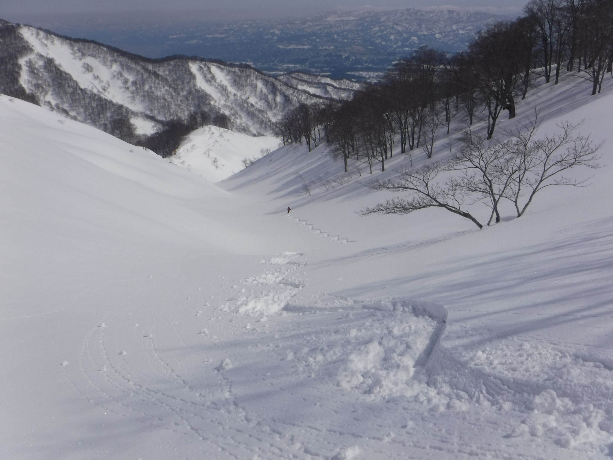 斜度が落ちてくると、だんだん雪が重くなってきた。