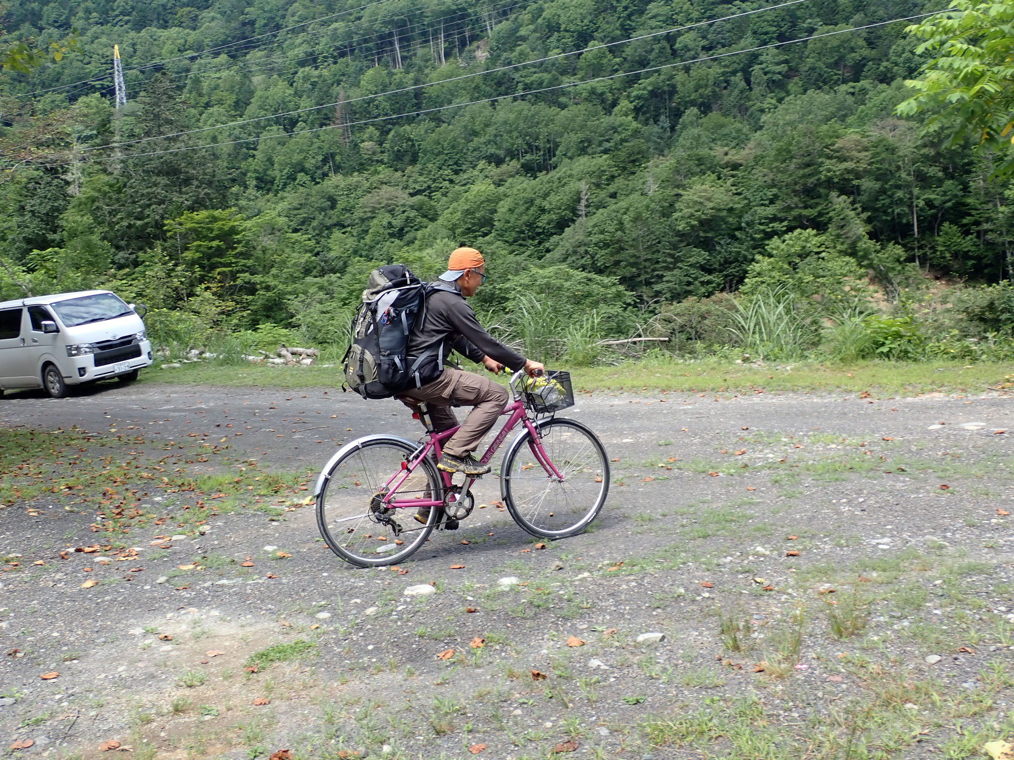 イドンナップ山荘を出発