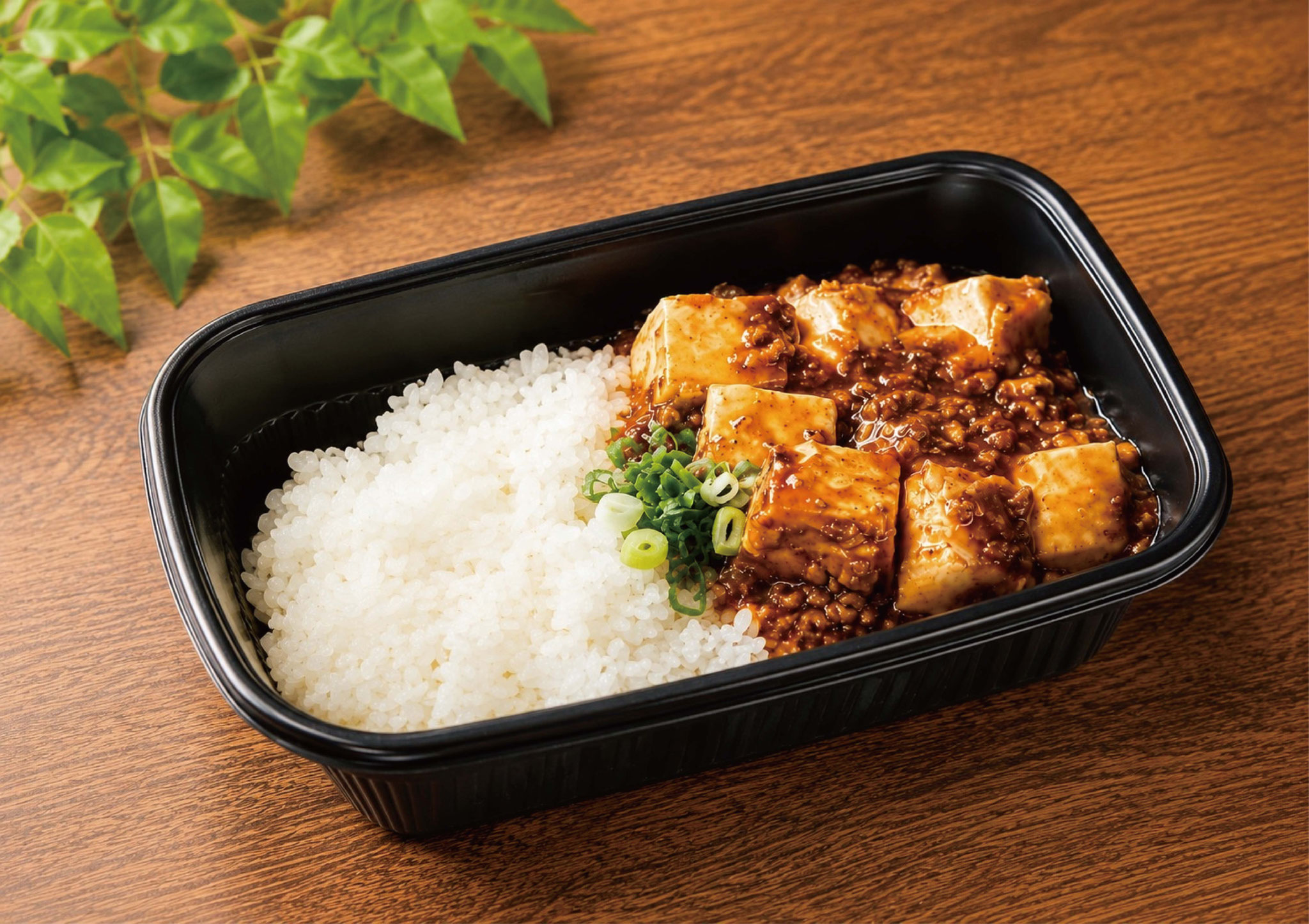 麻婆豆腐　M 450円(税込)・L 550円(税込)
