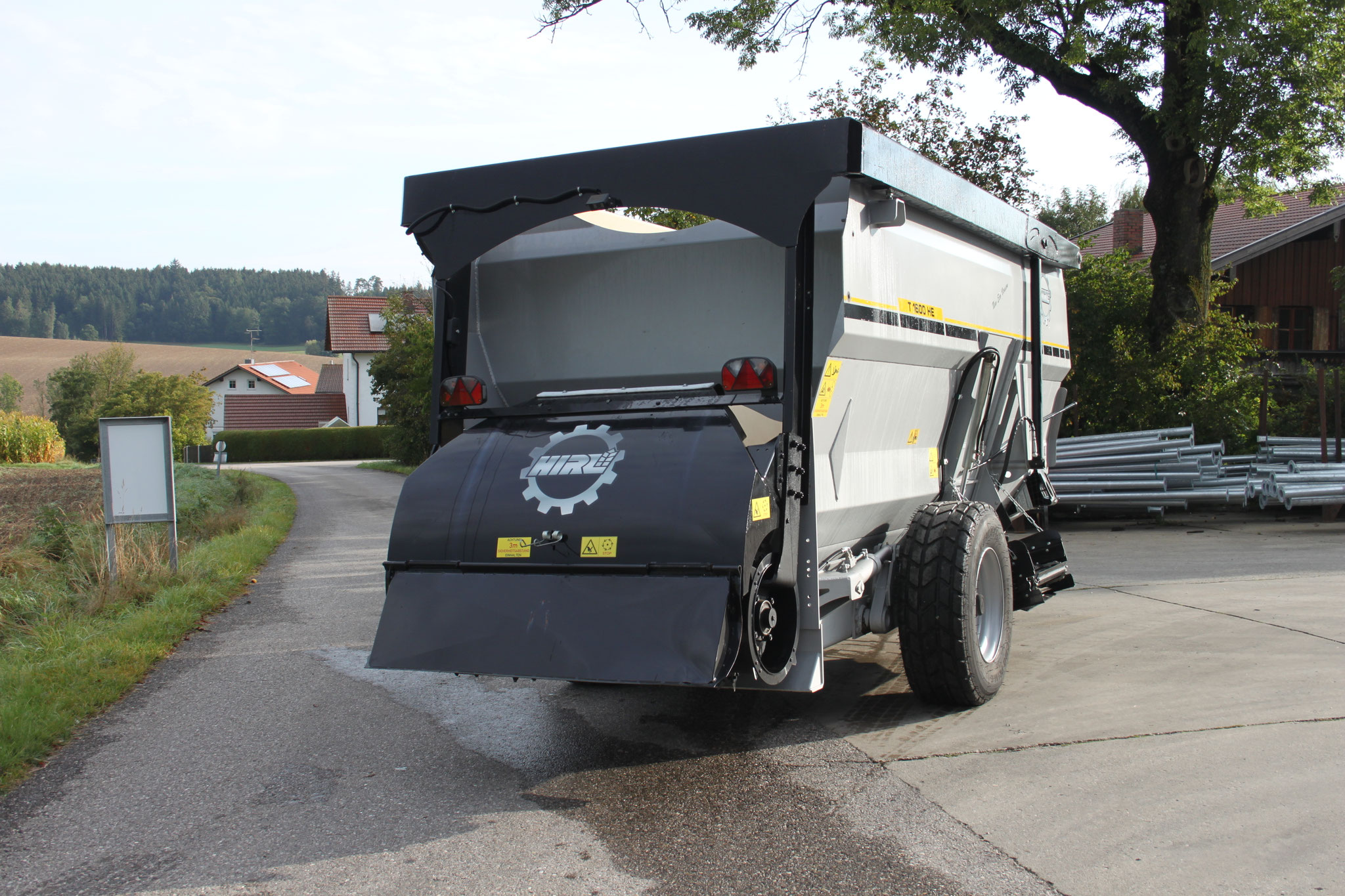 Futtermischwagen Fräsmischwagen Heckfräse Hirl T horizontal Eco