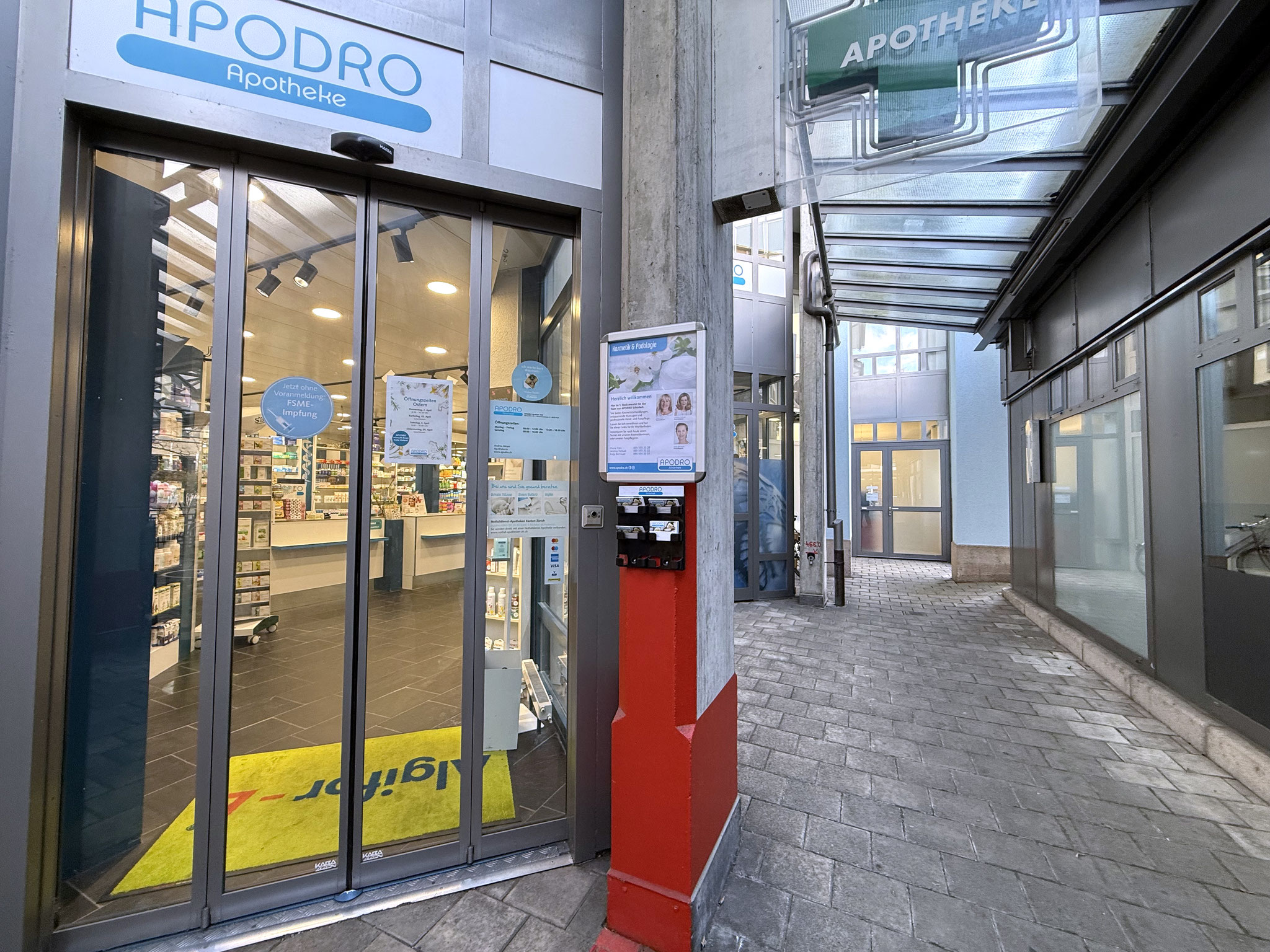 APODRO Apotheke Rüti