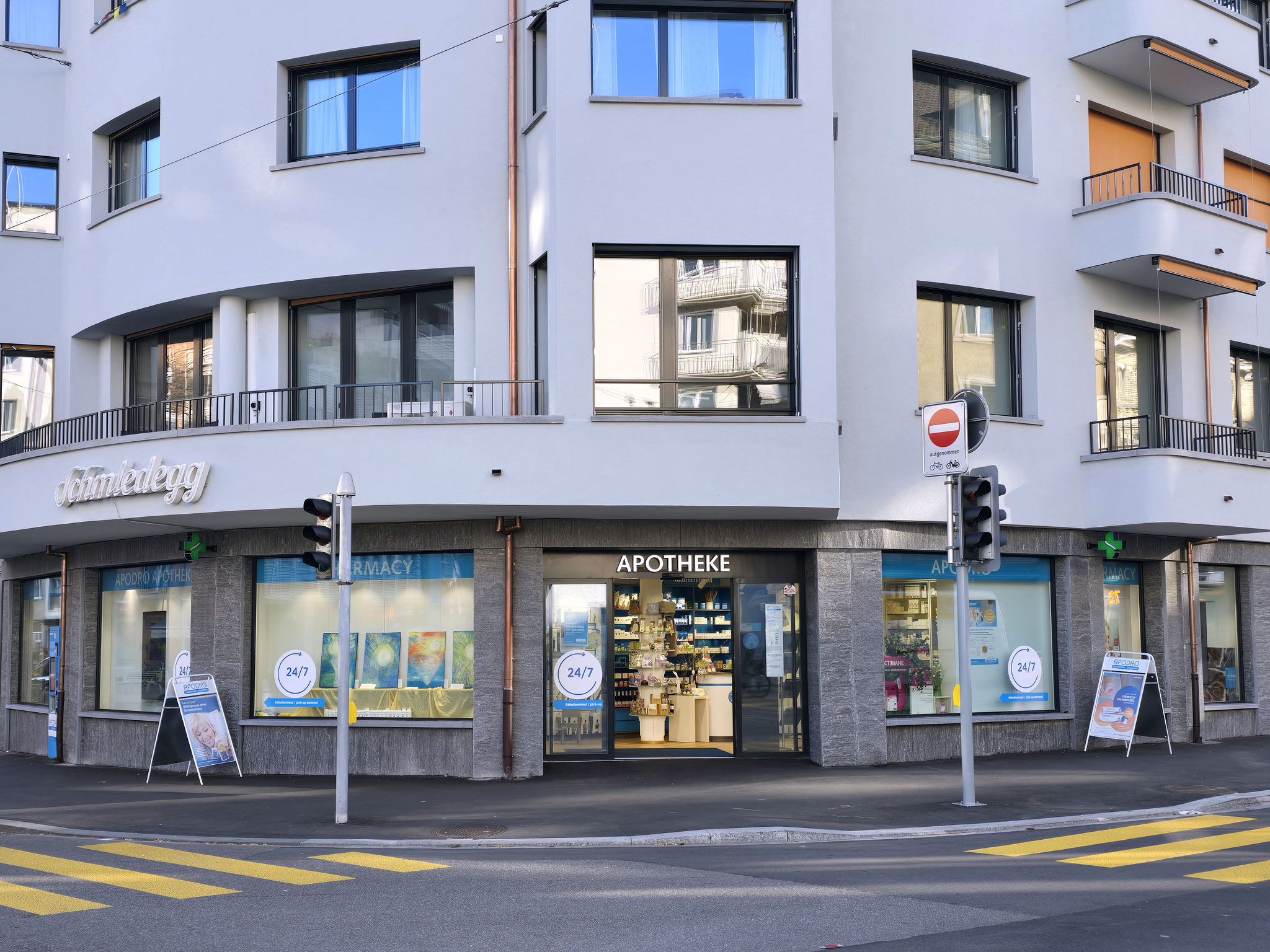 APODRO Apotheke Schmiedegg