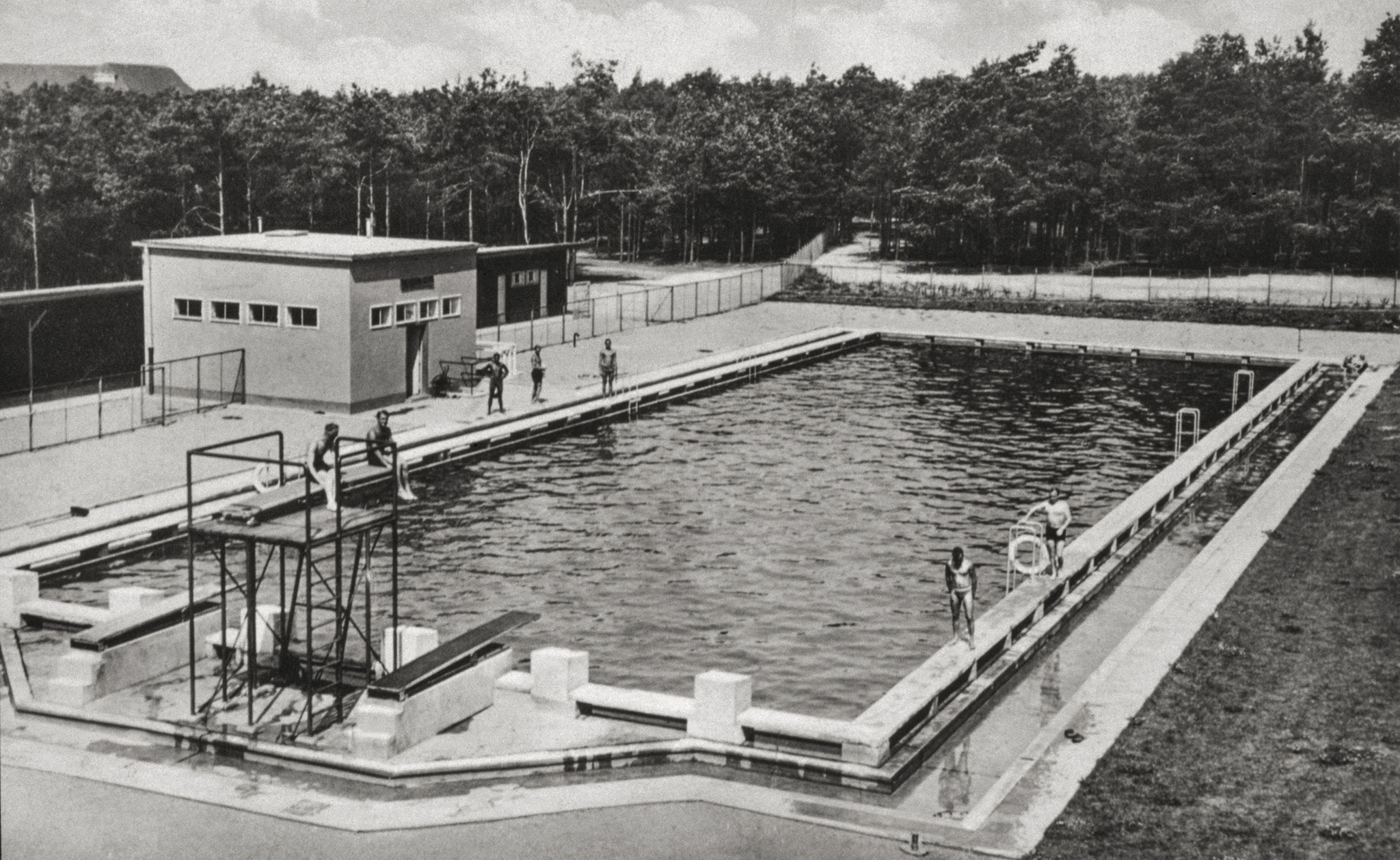 Open air swimming pool, circa 1920 (© Förderverein Garnisonsmuseum Wünsdorf e. V.)