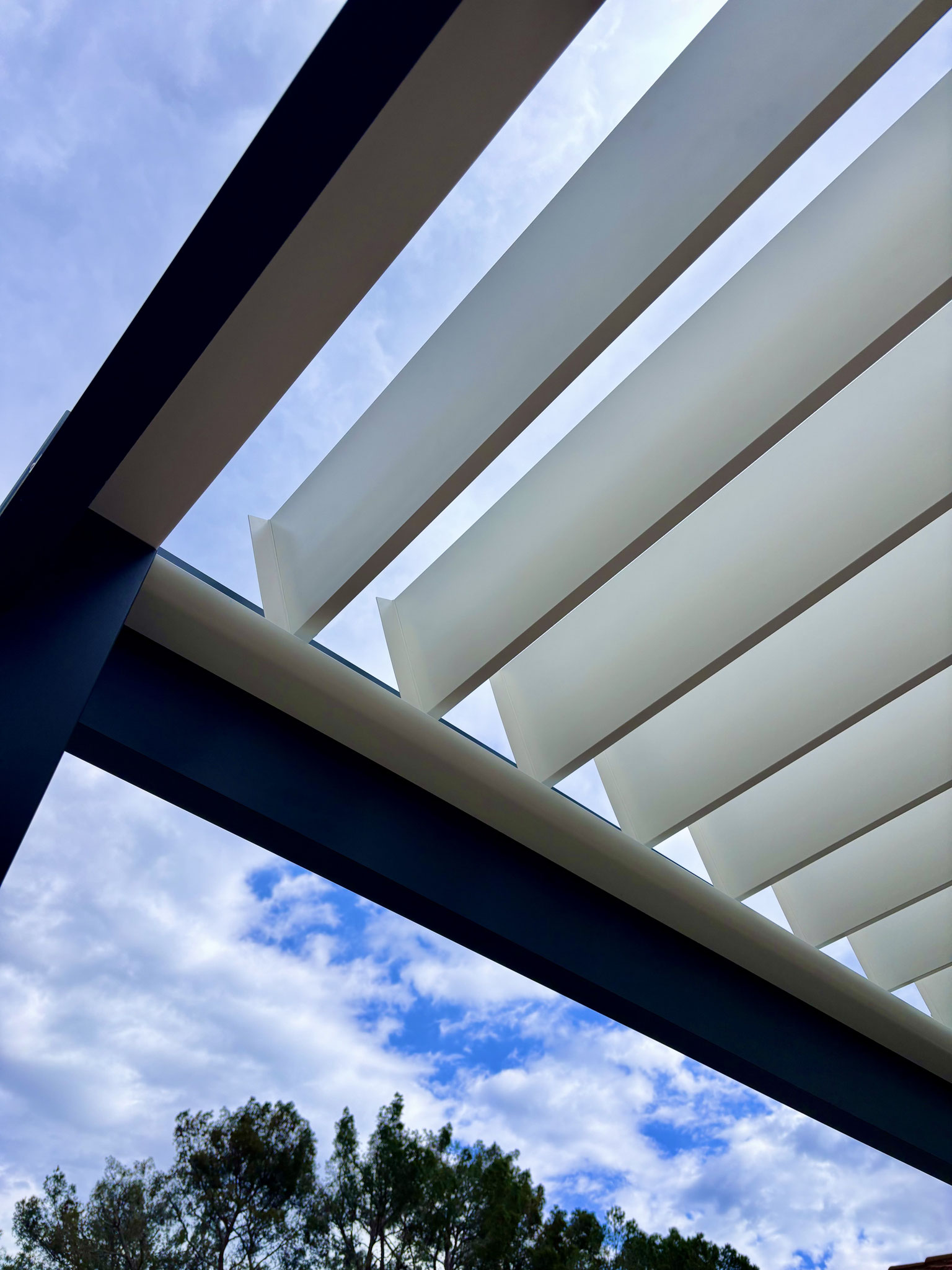 Pergolas bioclimatiques: sur mesure en rénovation à Sanary Sur Mer 83110