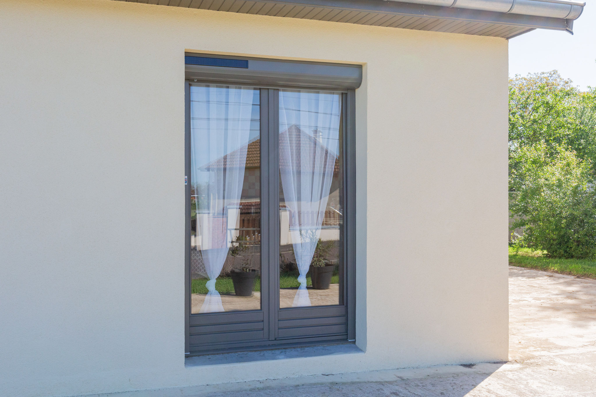Volets Roulants: solaire 2023-2024 sur mesure en rénovation de chez Altiva Pro Menuisier Bandol 83150