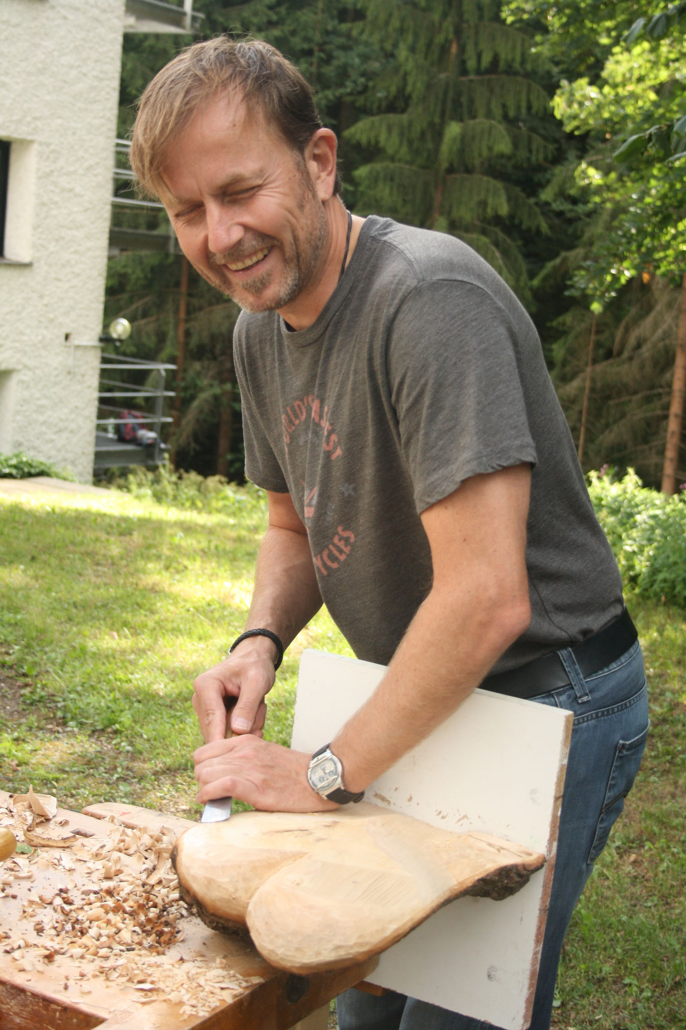 Bildhauerei mit Holz
