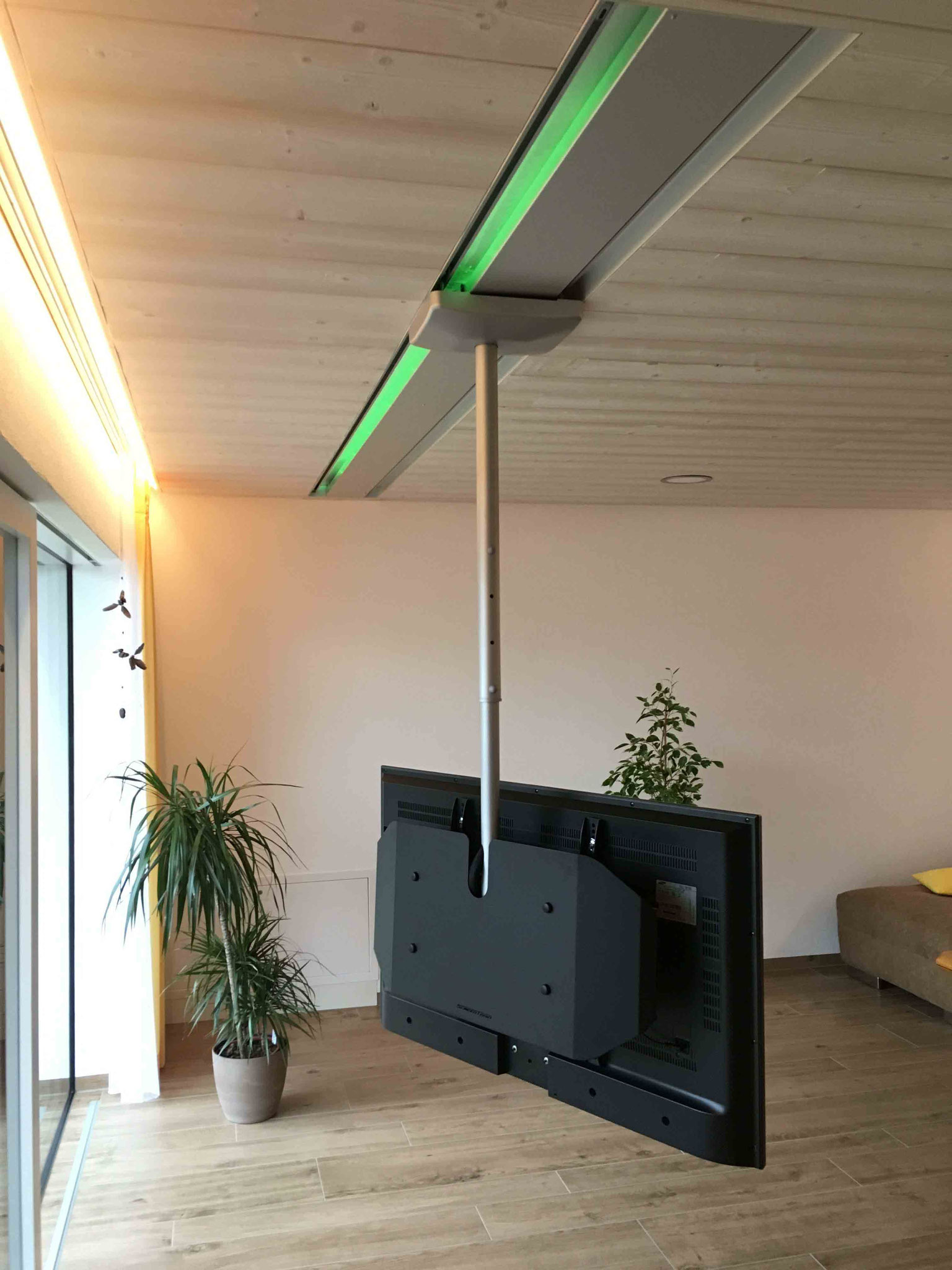 Tv Halterung Elektrisch Decke
