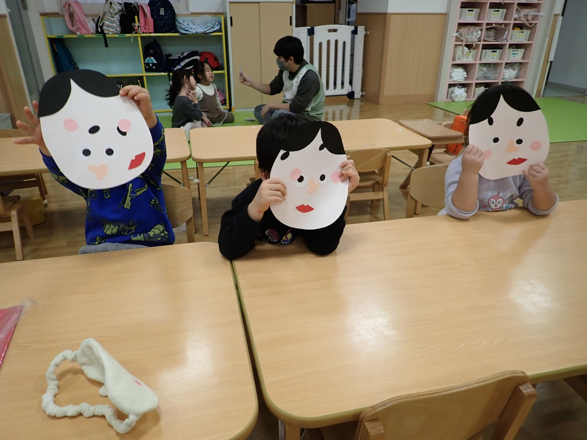 「さあ、誰の顔でしょう！？」