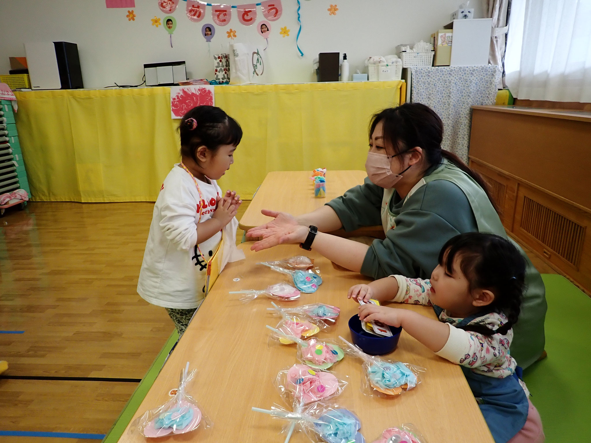 お店屋さんごっこ③「いらっしゃいませー！今日は忙しいなー」