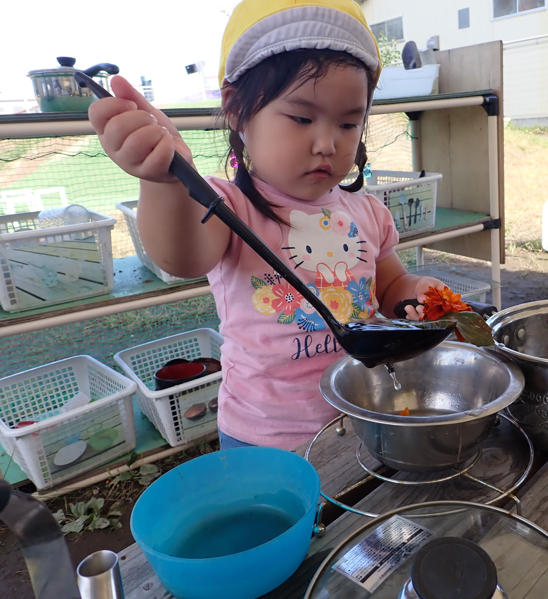 みんな～！今日の夕飯はカレーだよ！！(あづま幼稚園園庭開放に参加)