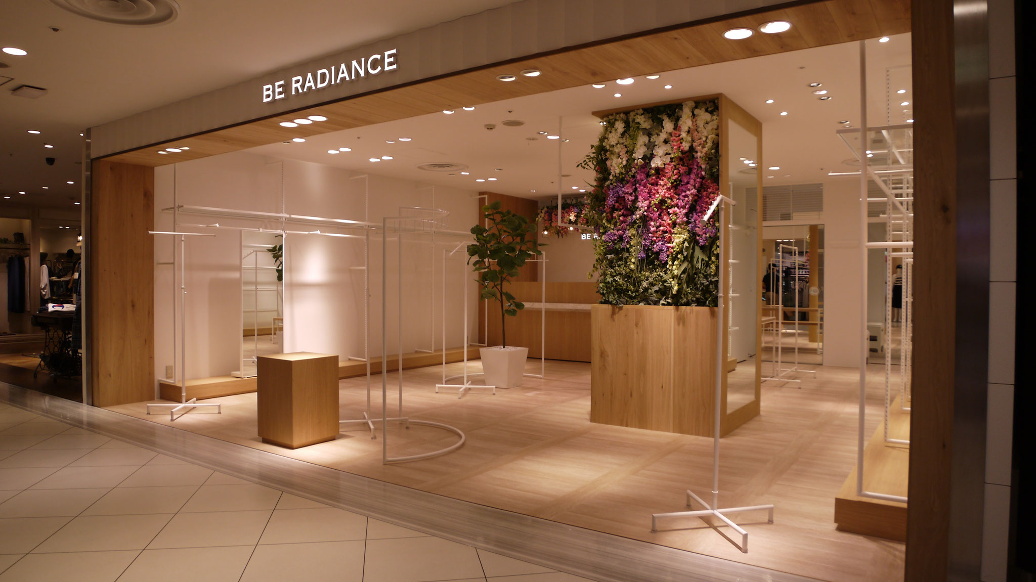 BE RADIANCE福岡パルコ店様　【新装／施工】