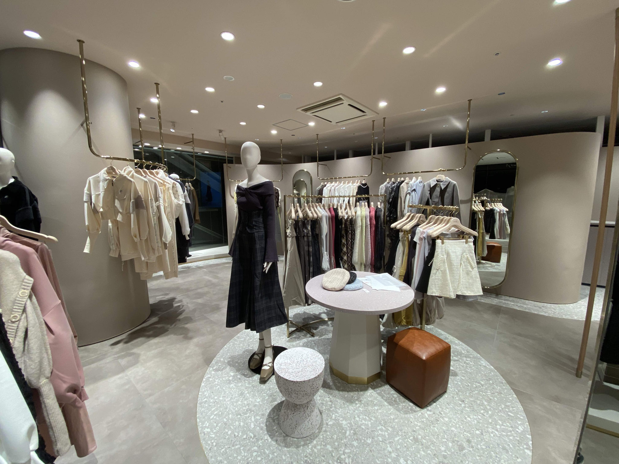 dazzlinソラリアプラザ店様【新装／施工】