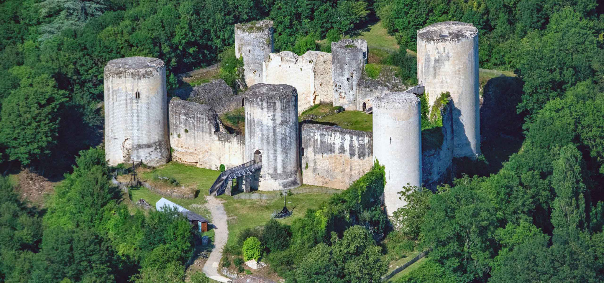 Château du Coudray-Salbart - Copyright : L’ Association des Amis du Château du Coudray-Salbart