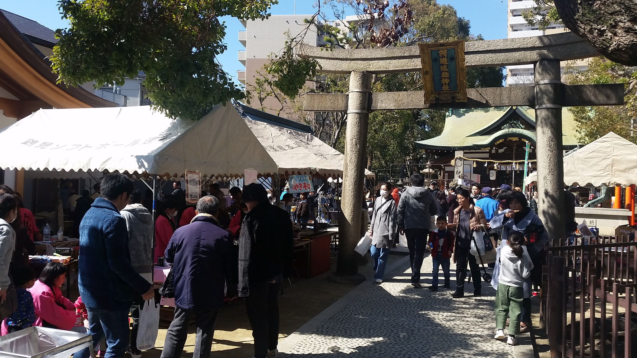 阿遅速雄神社では模擬店や