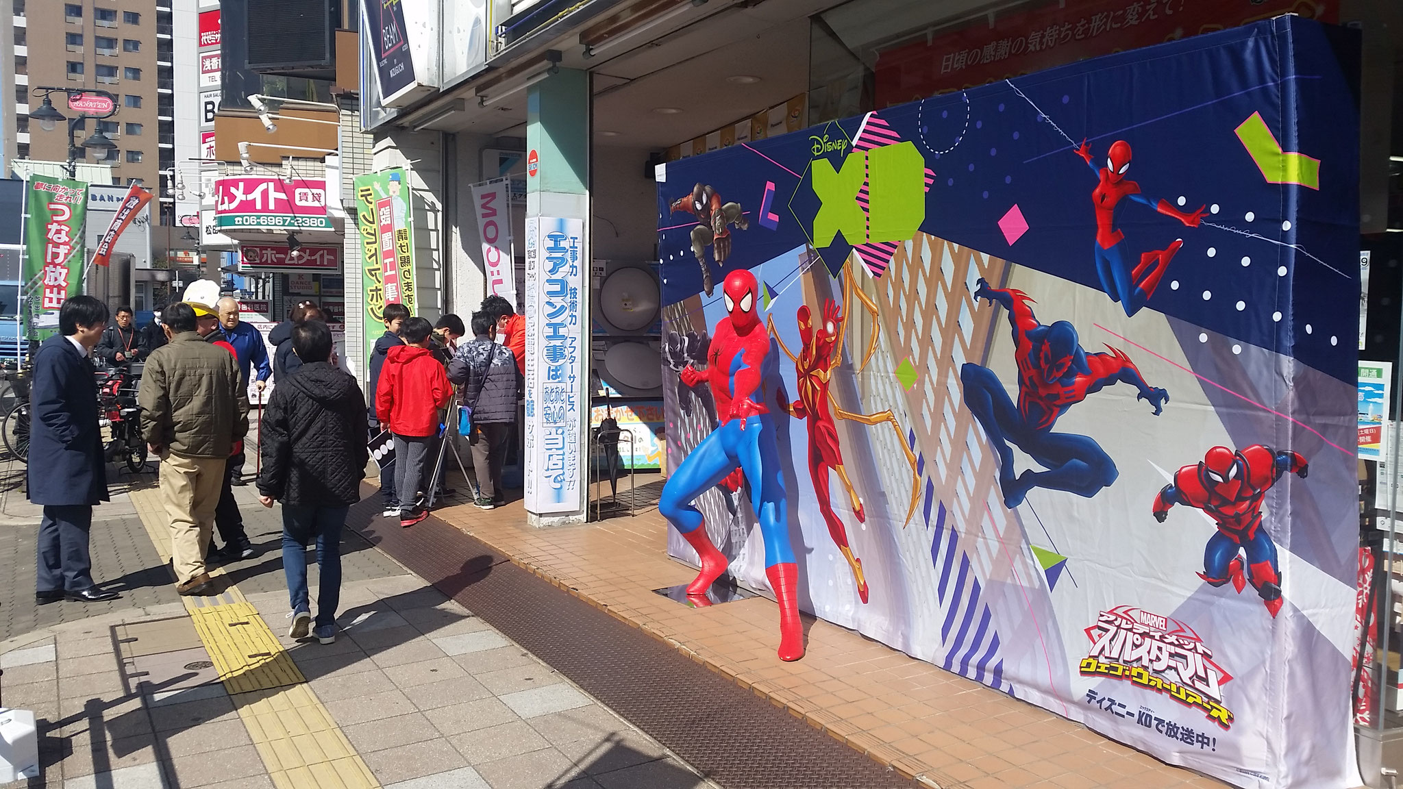 スタンプラリー対象店のBEAM・ミズグチではスパイダーマンが登場