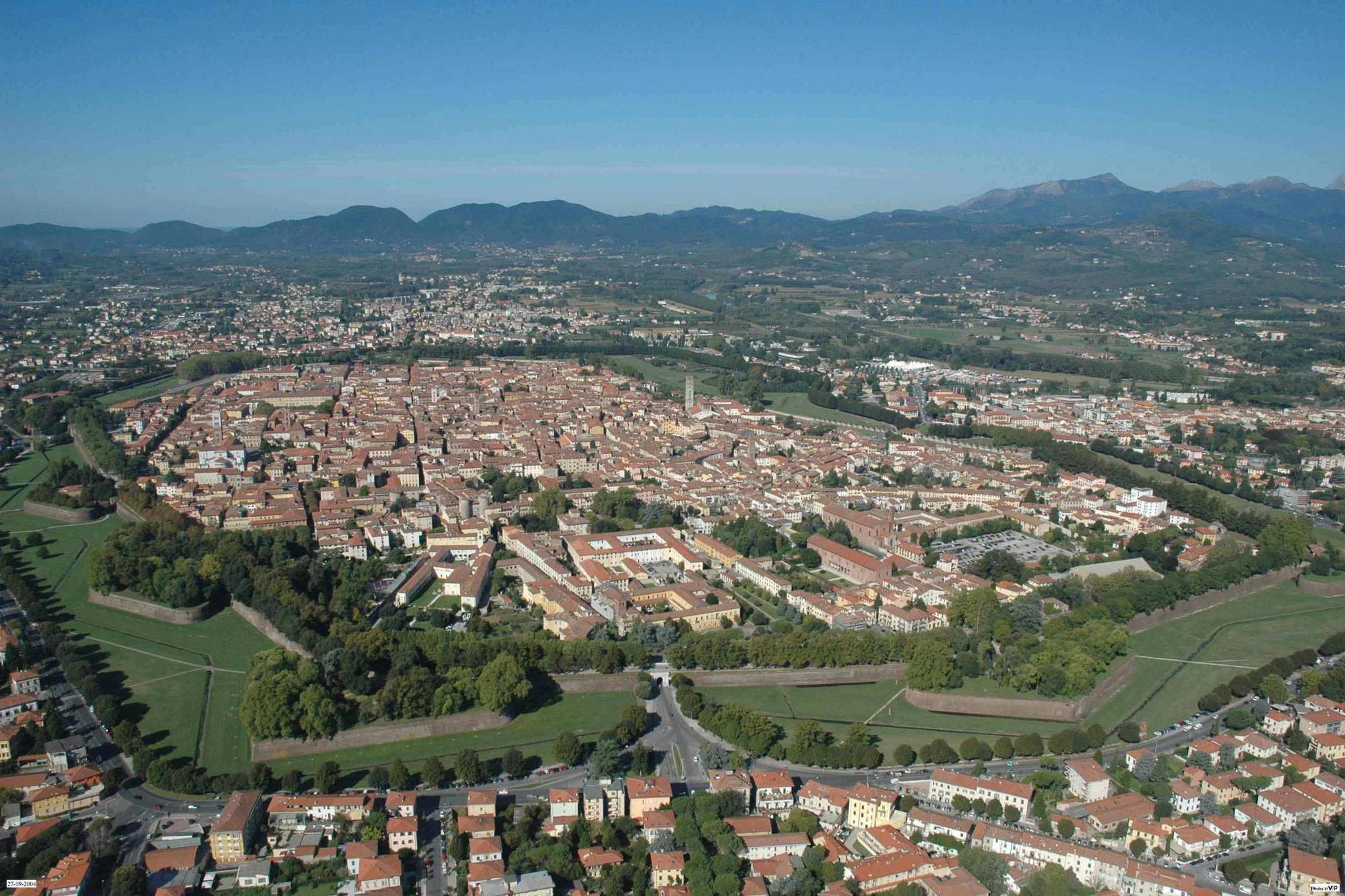 Im Schatten Pisas aber mindestens genauso schön: das reizende Lucca