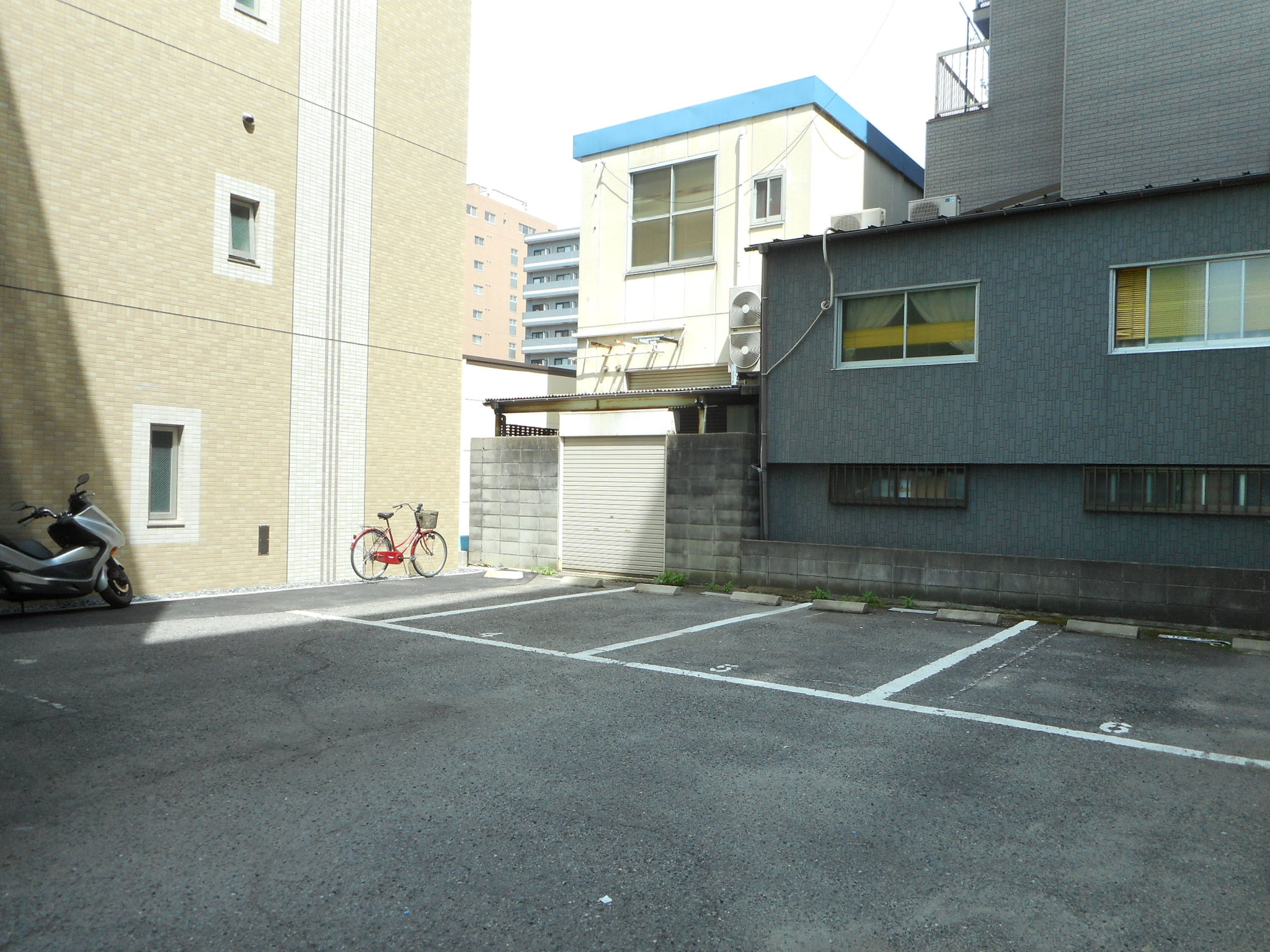 駐車場（６台）