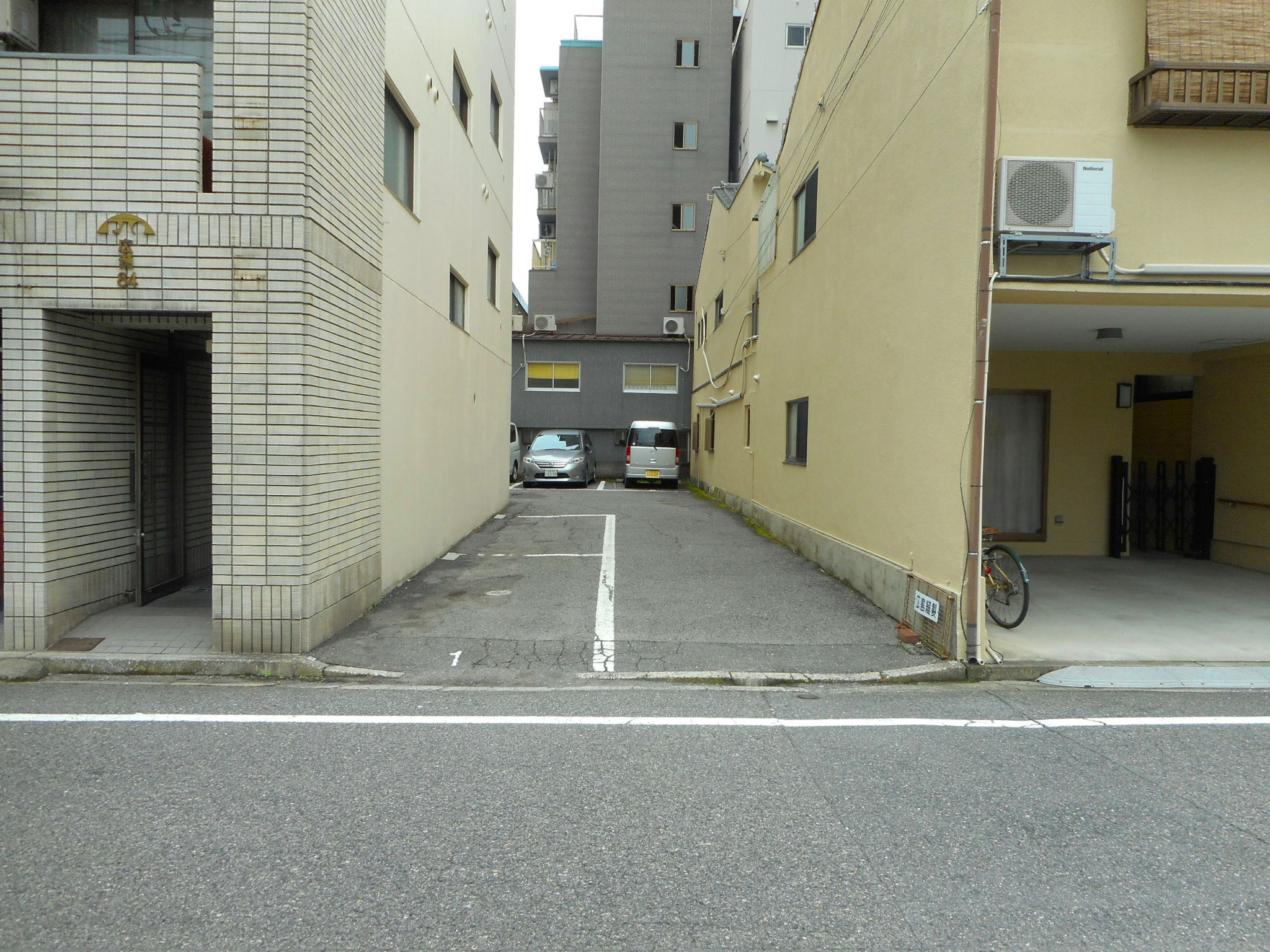 駐車場入口