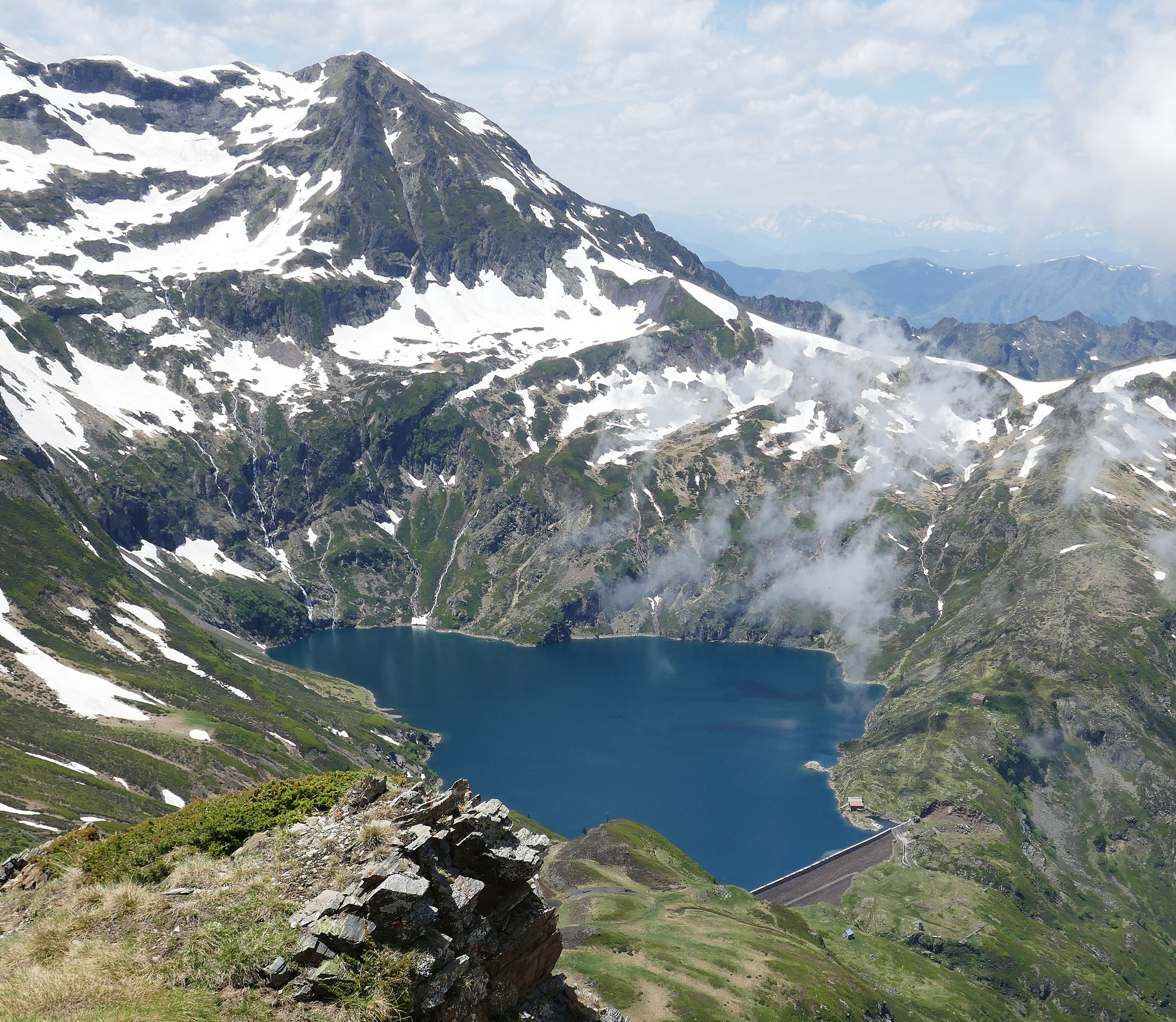 Etang d’Araing servant de réservoir d’eau pour la centrale d’Eylie