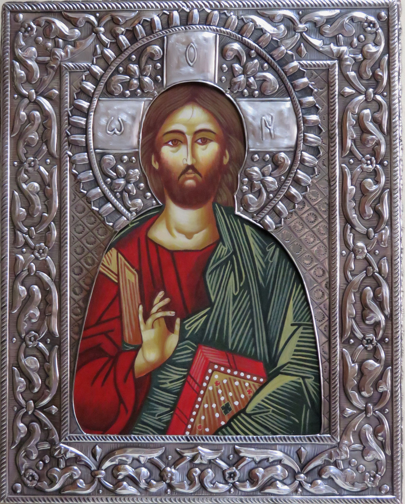 PANTOCRATOR  25 X 20 PLATA DE LEY REPUJADA A MANO  500 €
