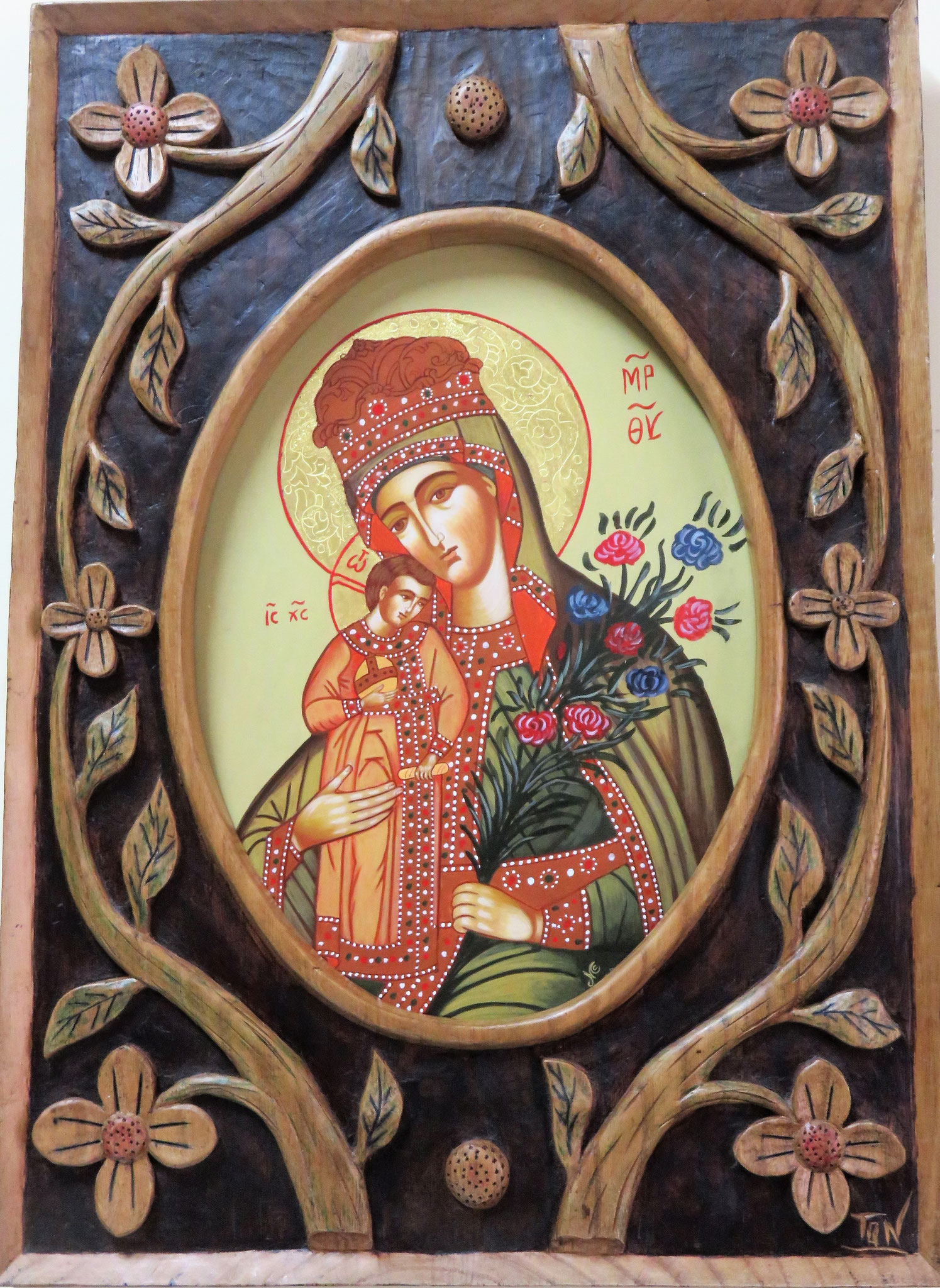 MADRE DE DIOS FLOR INMARCHITABLE  58 X 41  TABLA TALLADA A MANO 1.000 €