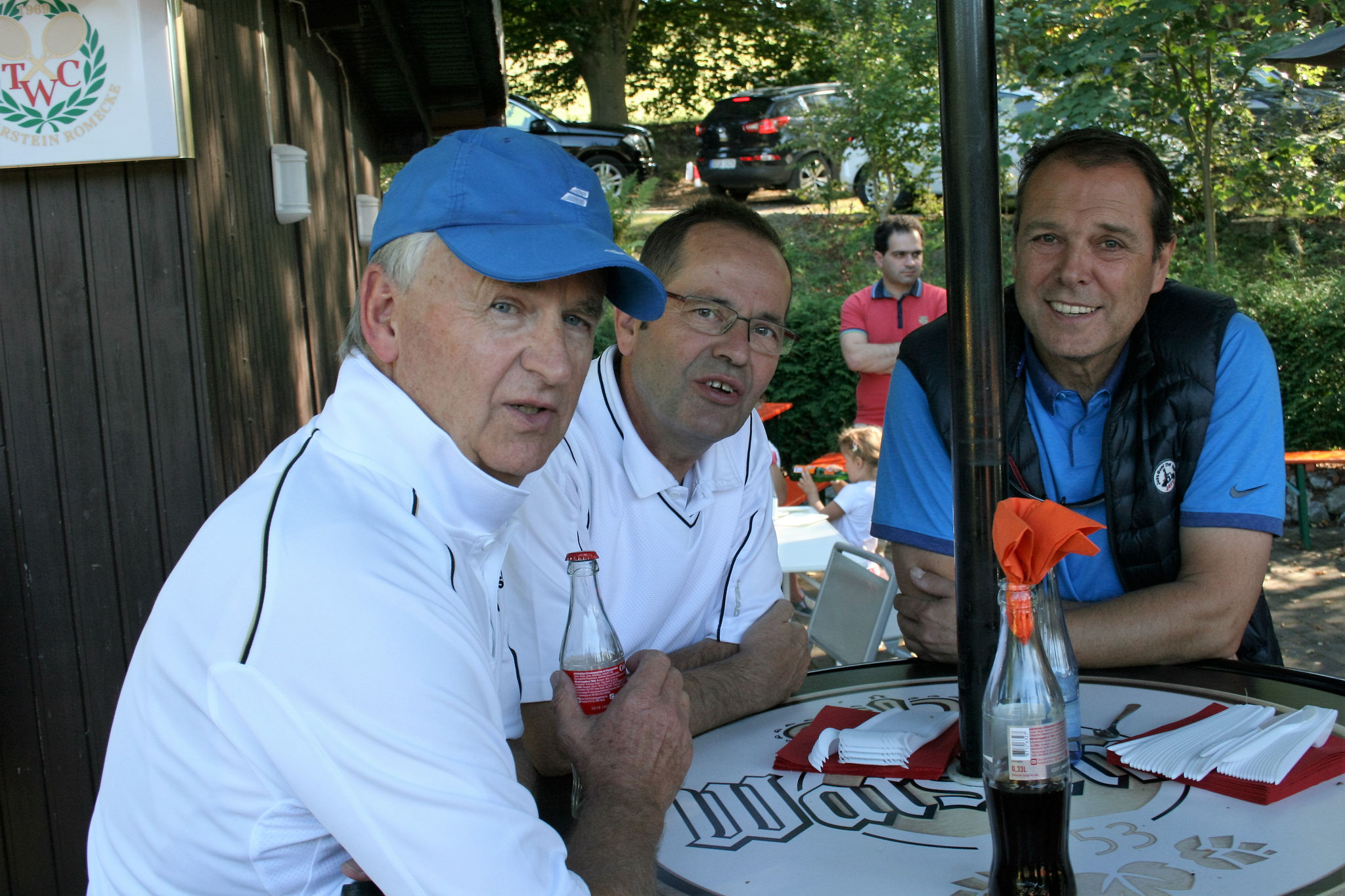 Lutz Haarhoff, Franz-Bernd Köster sowie Wolfgang Wiegelmann gehörten enbenso zu den Teilnehmern, wie die Nachwuchscracks des TC