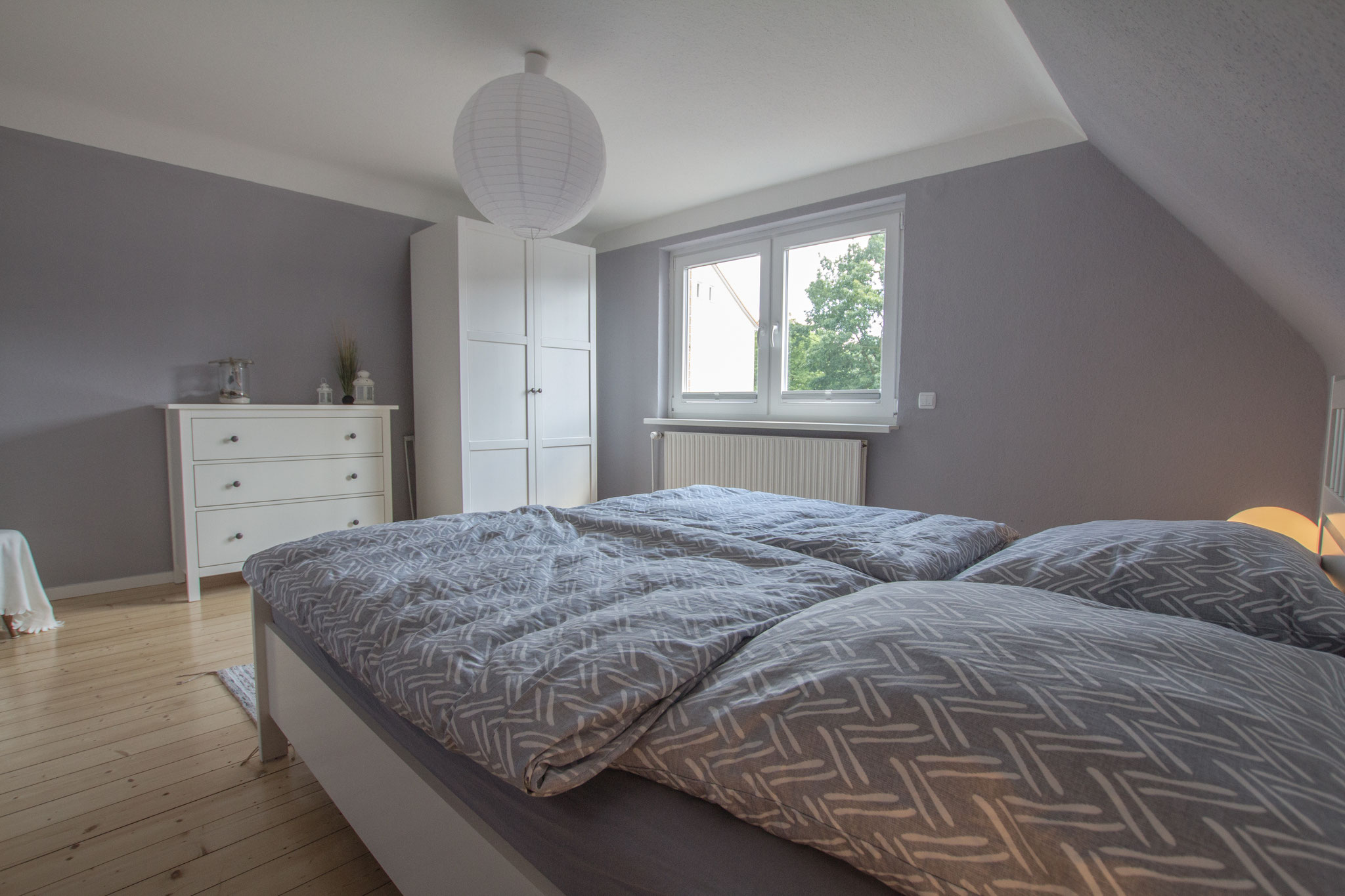 Schlafzimmer 1