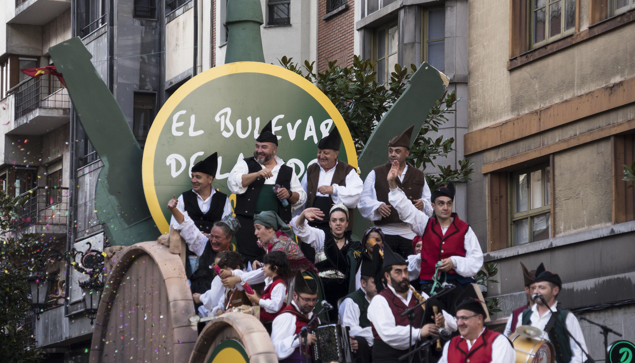 Asturischer Apfelwein-Wagen, die hatten ihren Spaß!