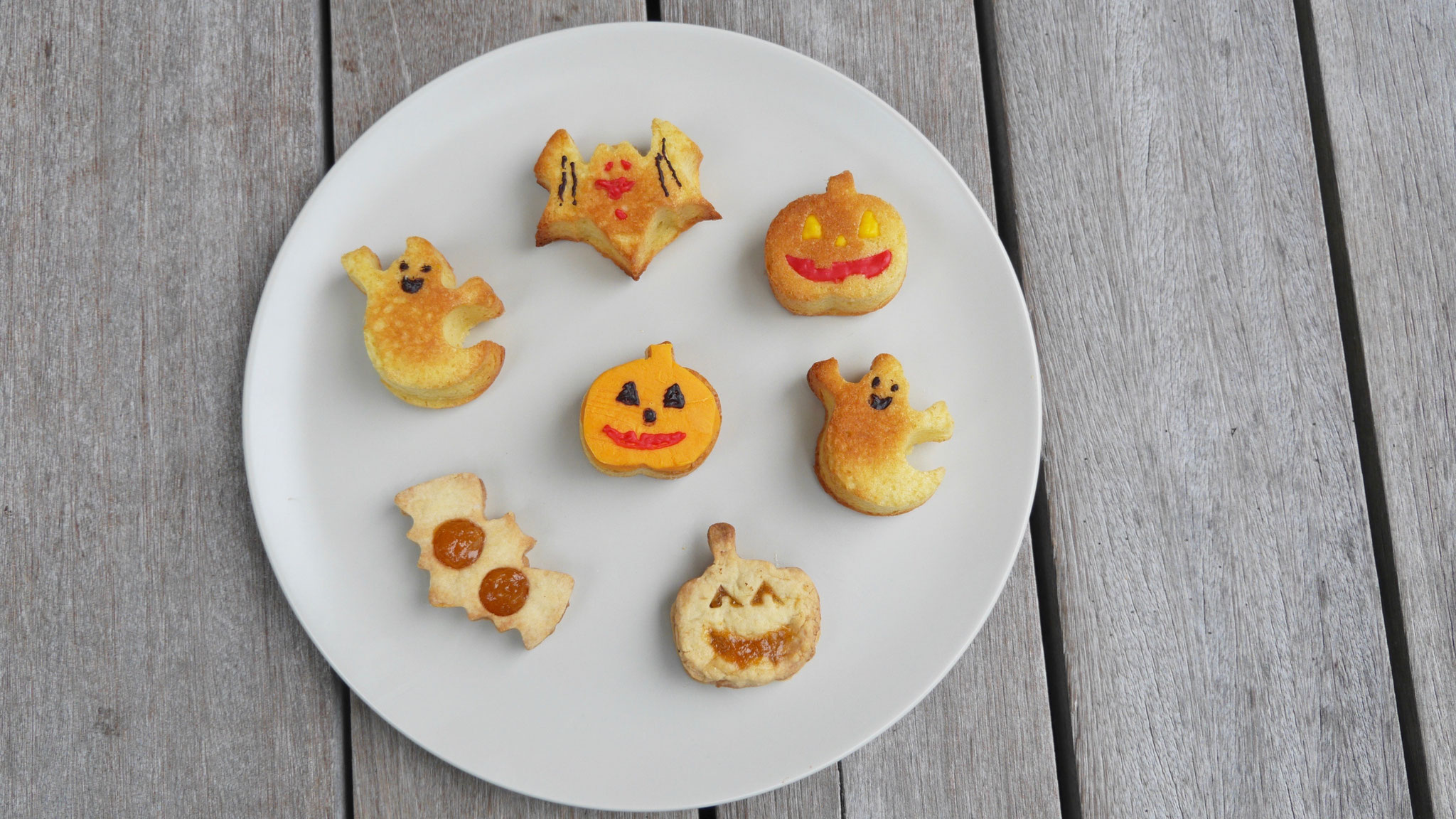 Cakes et biscuits fantômes et vampires