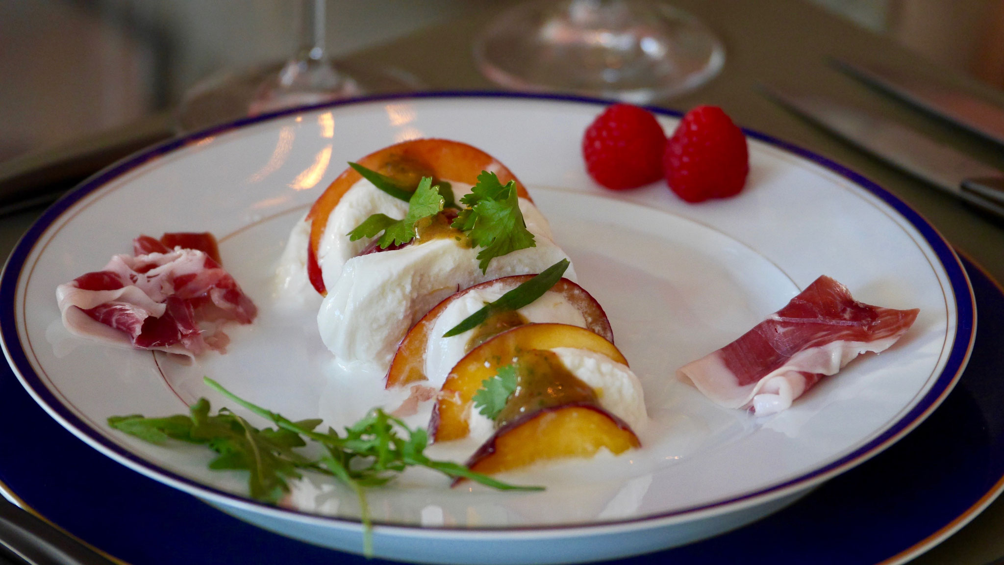 Mozzarella nectarines