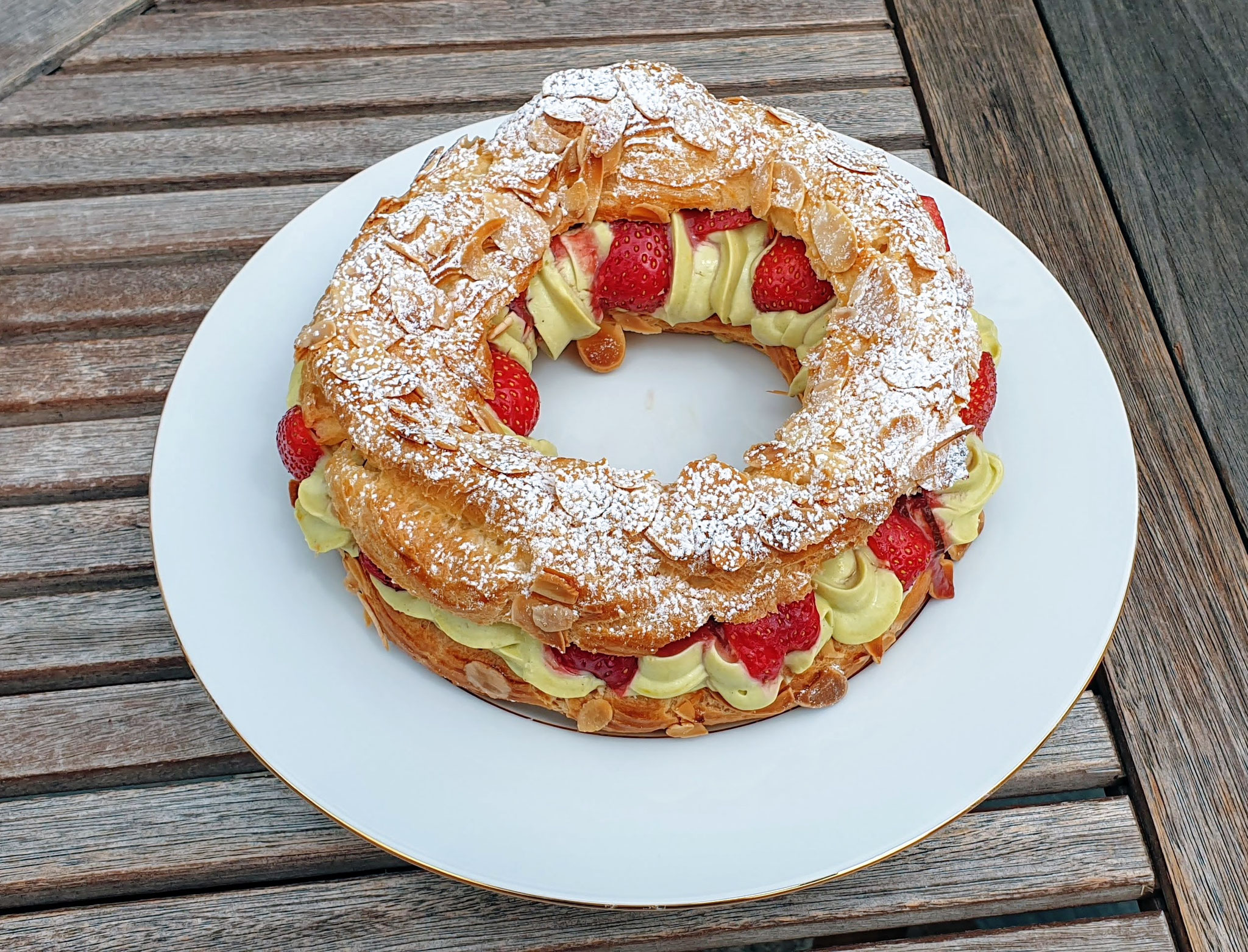 Paris_brest traditionnel pistache et fraises