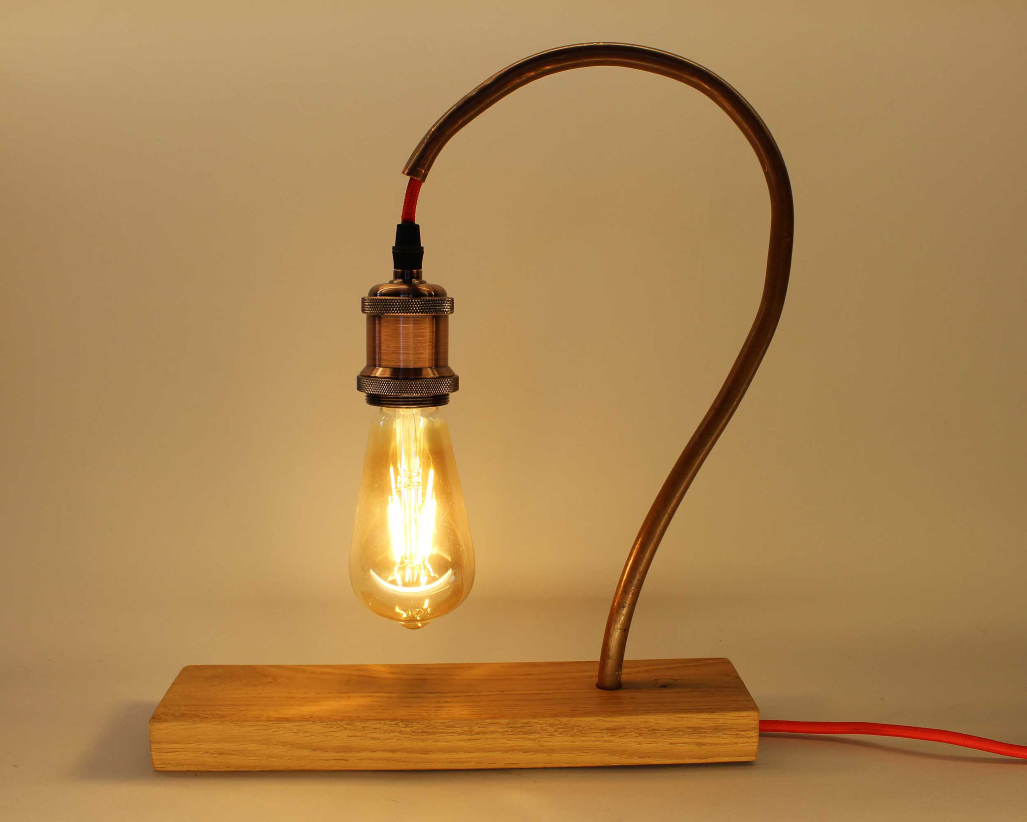 Upcycling Tischlampe Signum