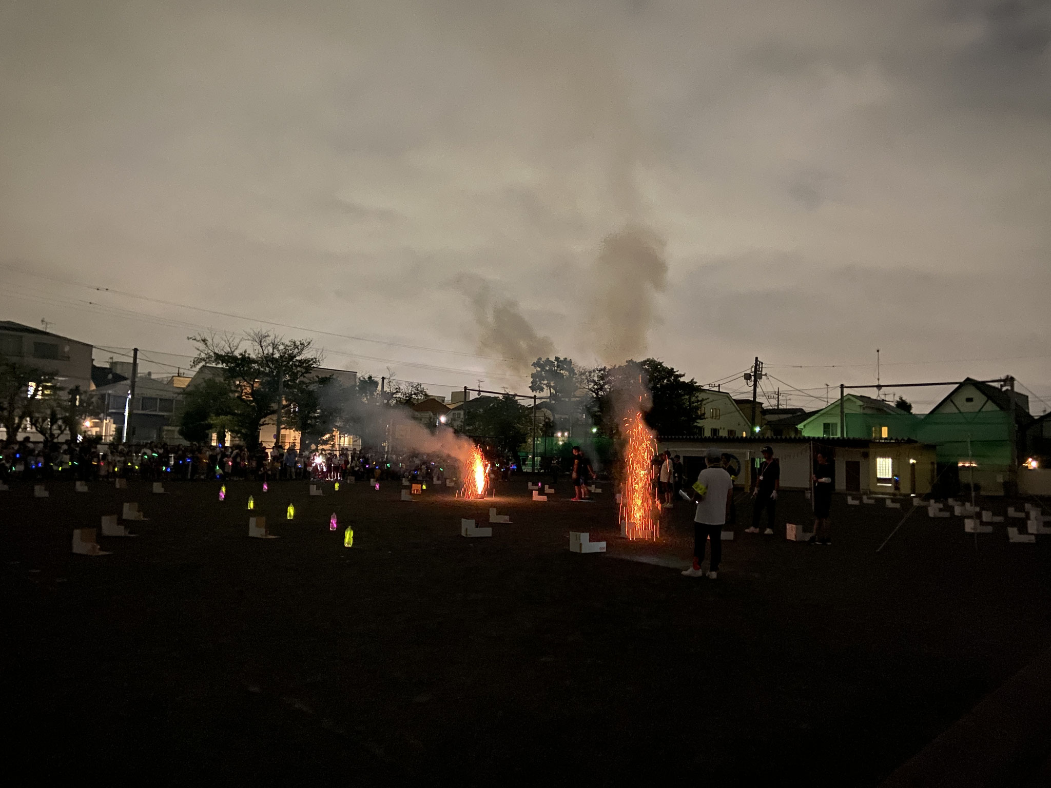 Smoke exploding」の24万点のロイヤリティフリー画像、写真素材、絵 | Shutterstock, image size:2048x1536