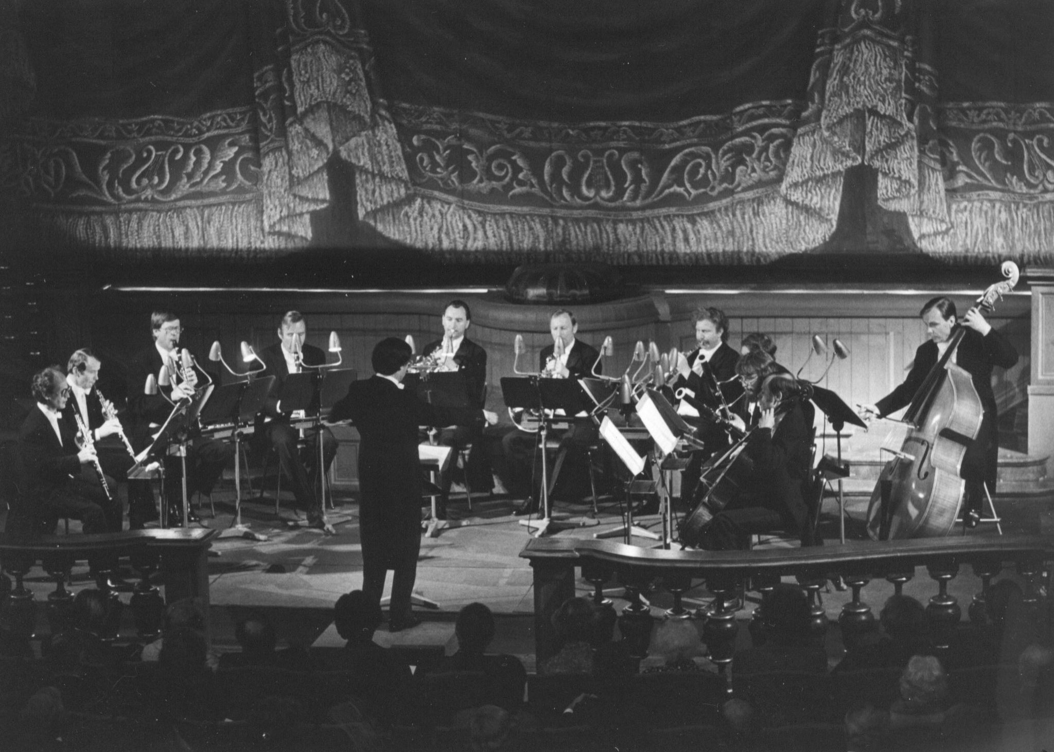 Markgräfliches Opernhaus Bayreuth, 16. Mai 1976:  Anton Dvorak, Bläserserenade d-Moll op. 44, mit der Bläservereinigung der Bamberger Symphoniker unter der Leitung von Gunther Pohl (Mitte)