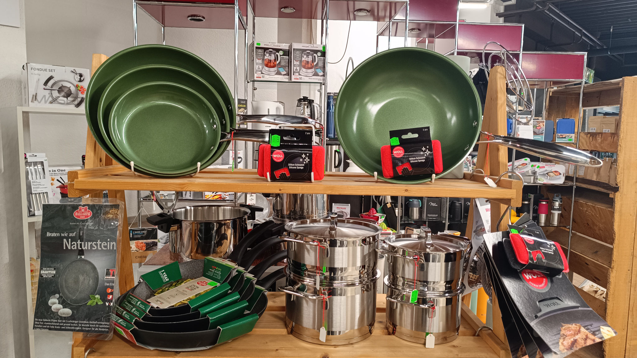 Töpfen und Pfannen