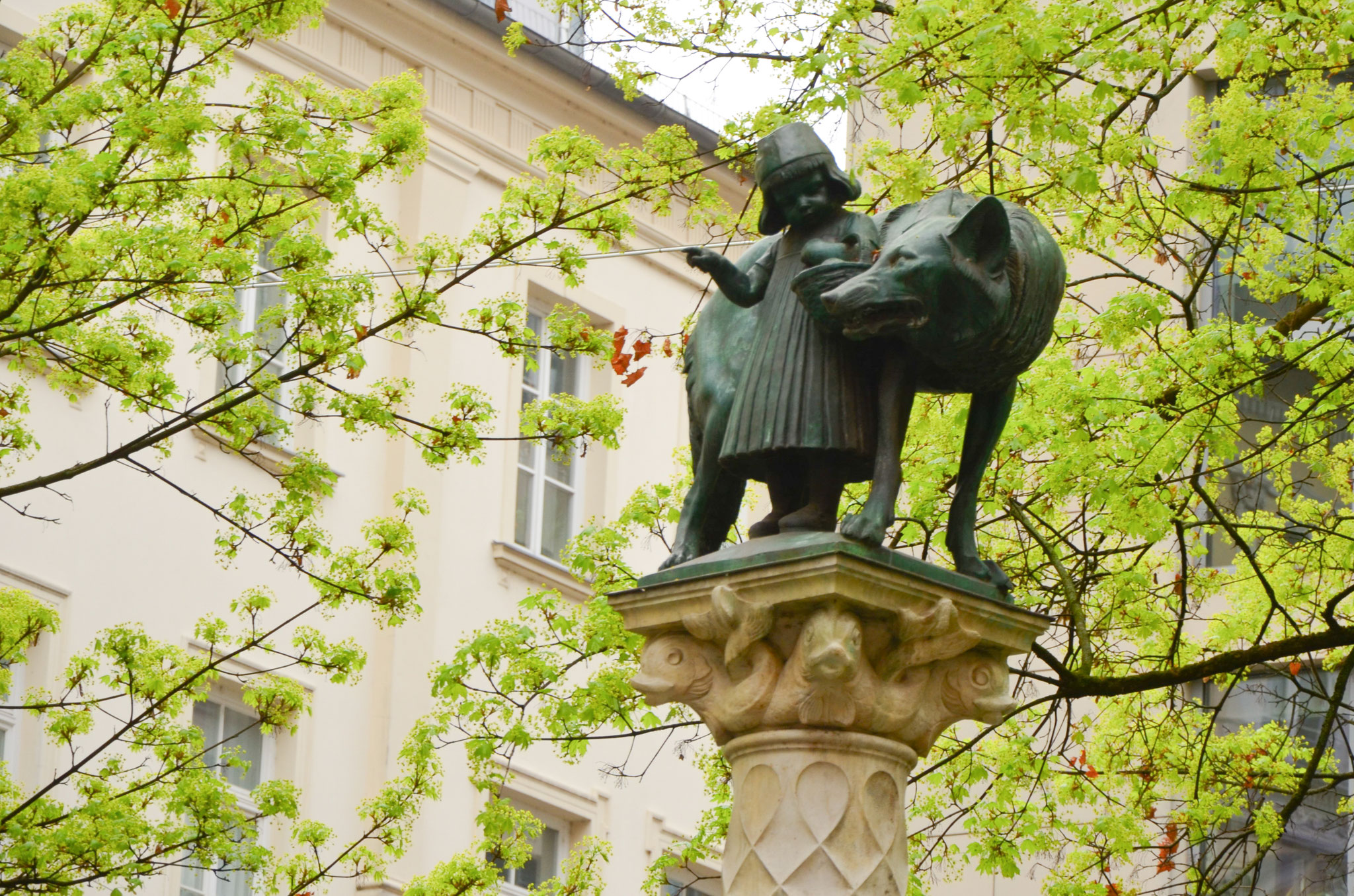 Fontaine au Petit Chaperon rouge, Munich, Allemagne