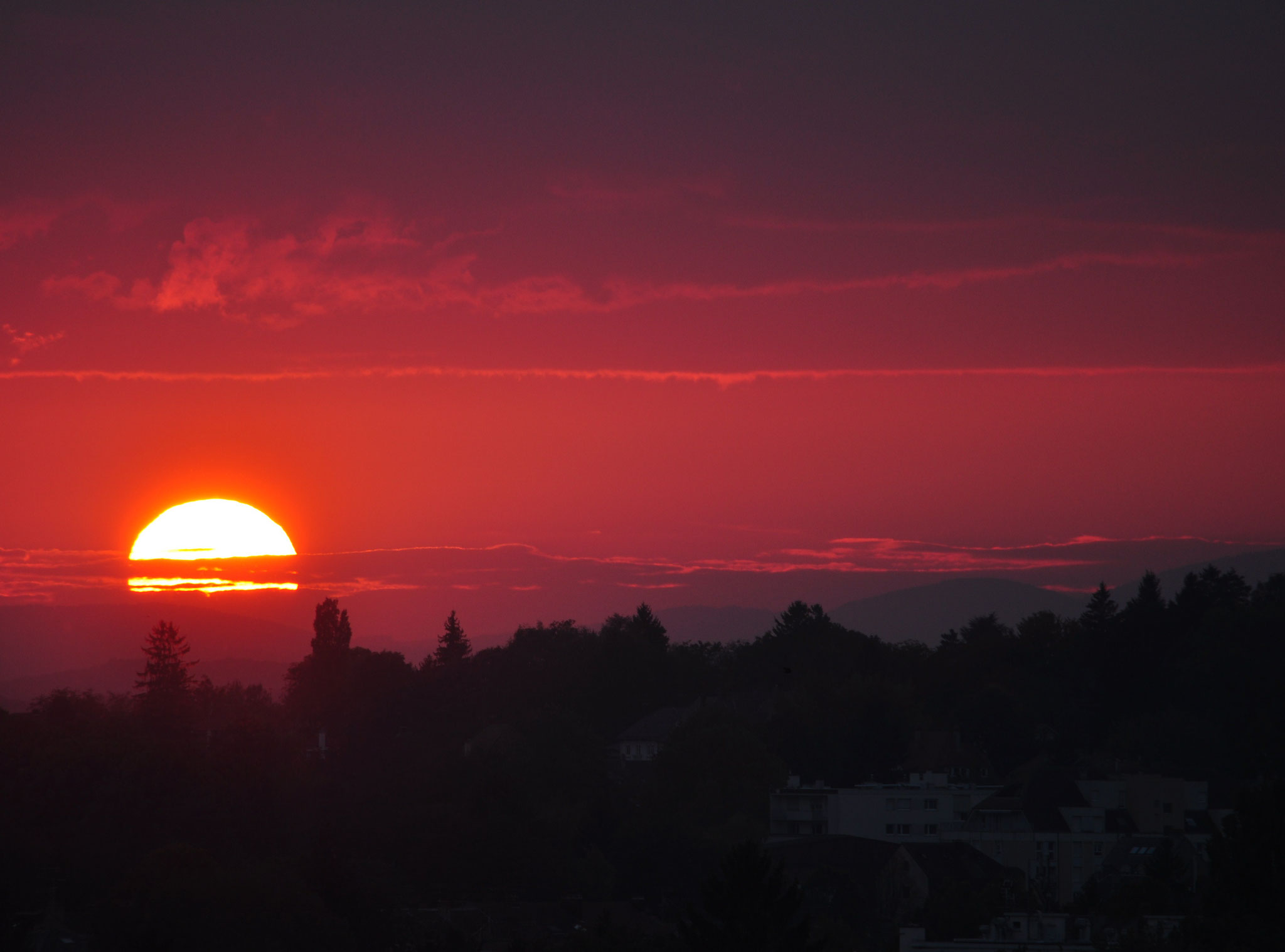 Crépuscule rouge (Mulhouse, Haut-Rhin)  Octobre 2014