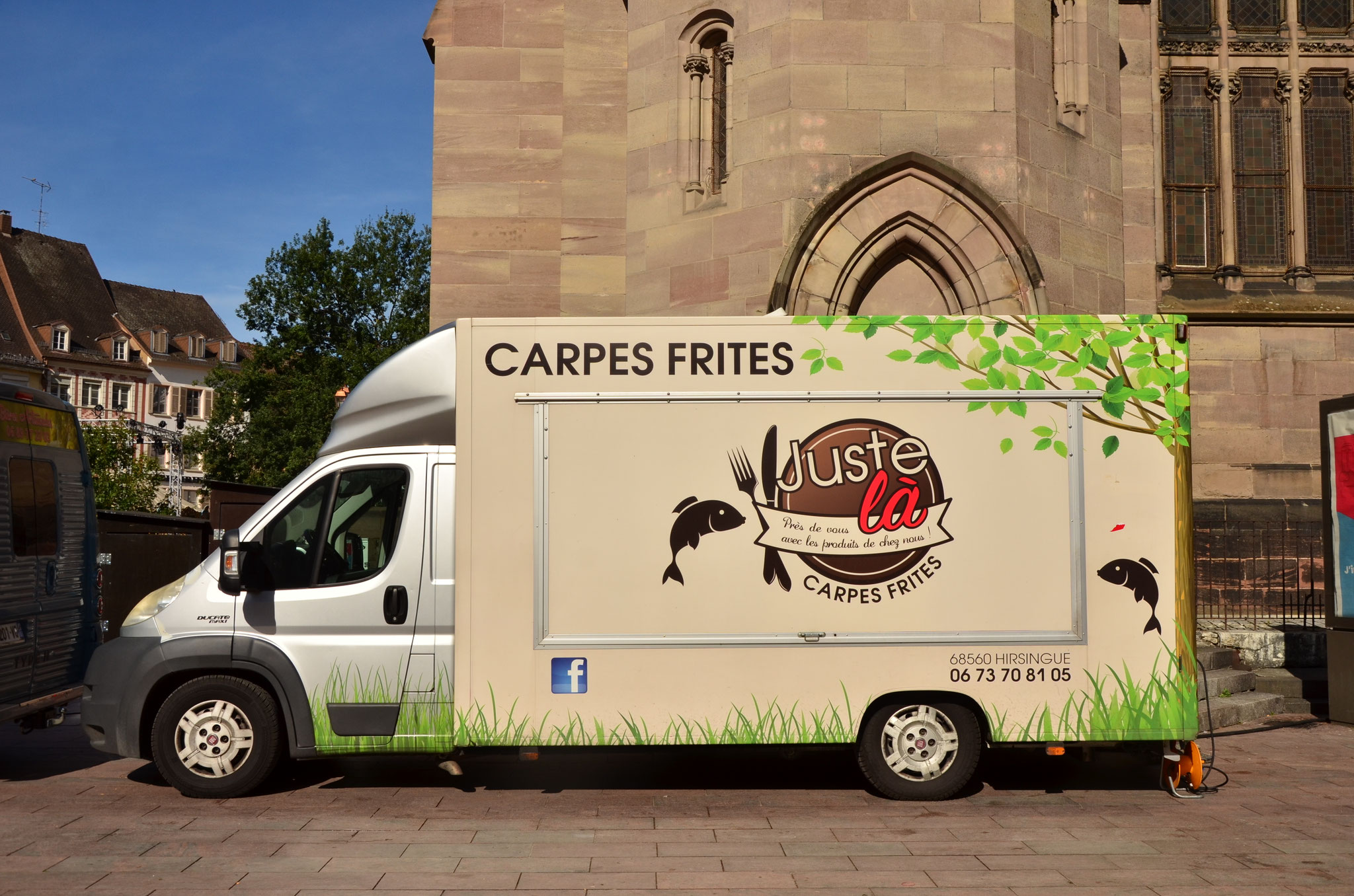 Camionnette pour la vente de carpes frites (Mulhouse)