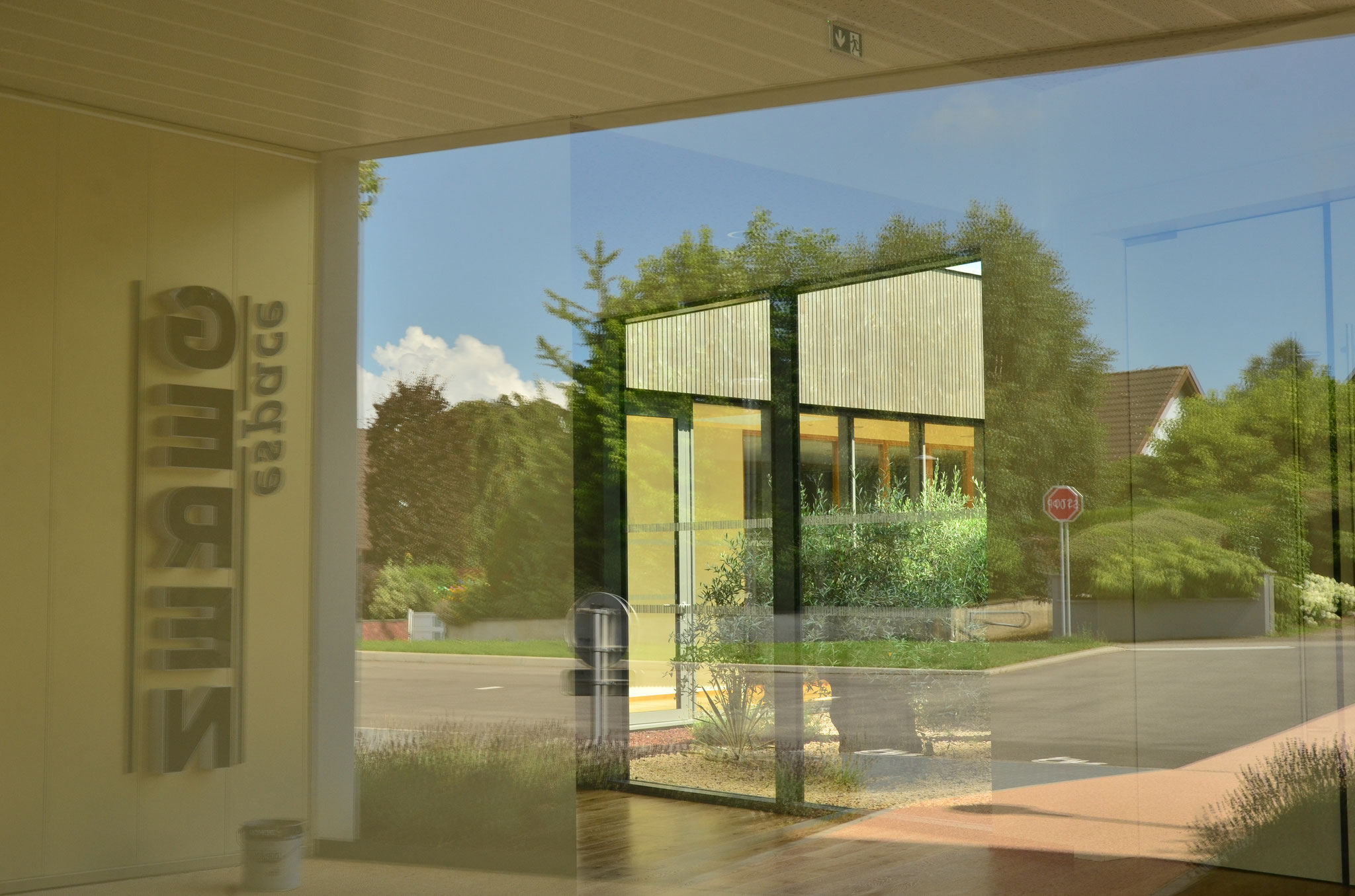 Reflets dans une vitre
