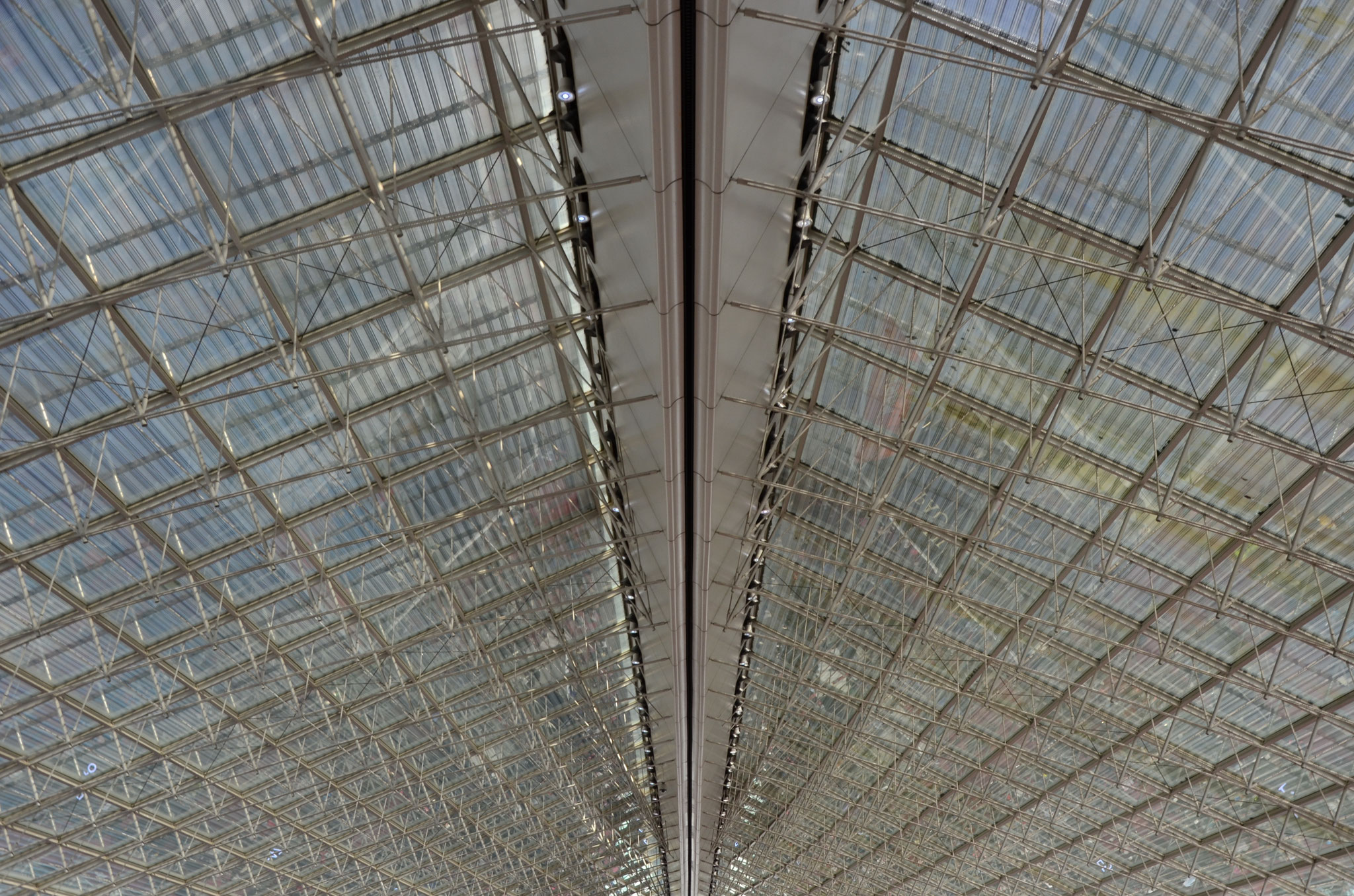 Plafond de verre et de métal