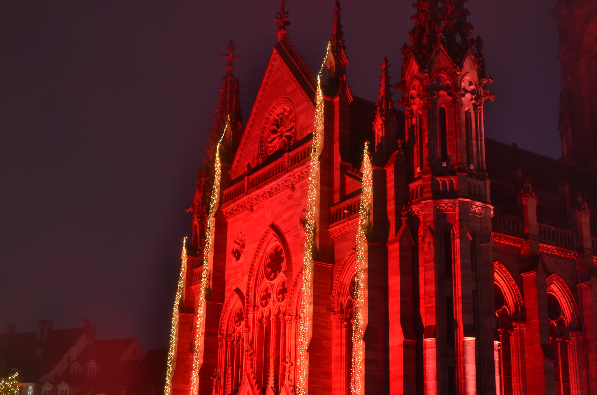 Temple illuminé pour Noël