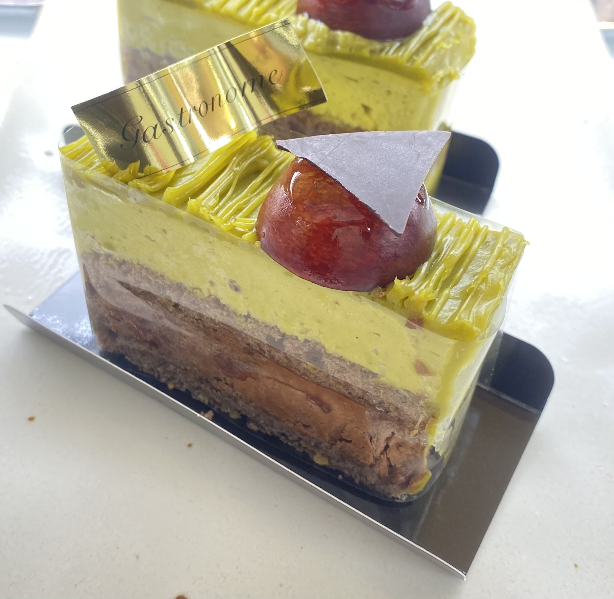 ピスターシュ６４８円