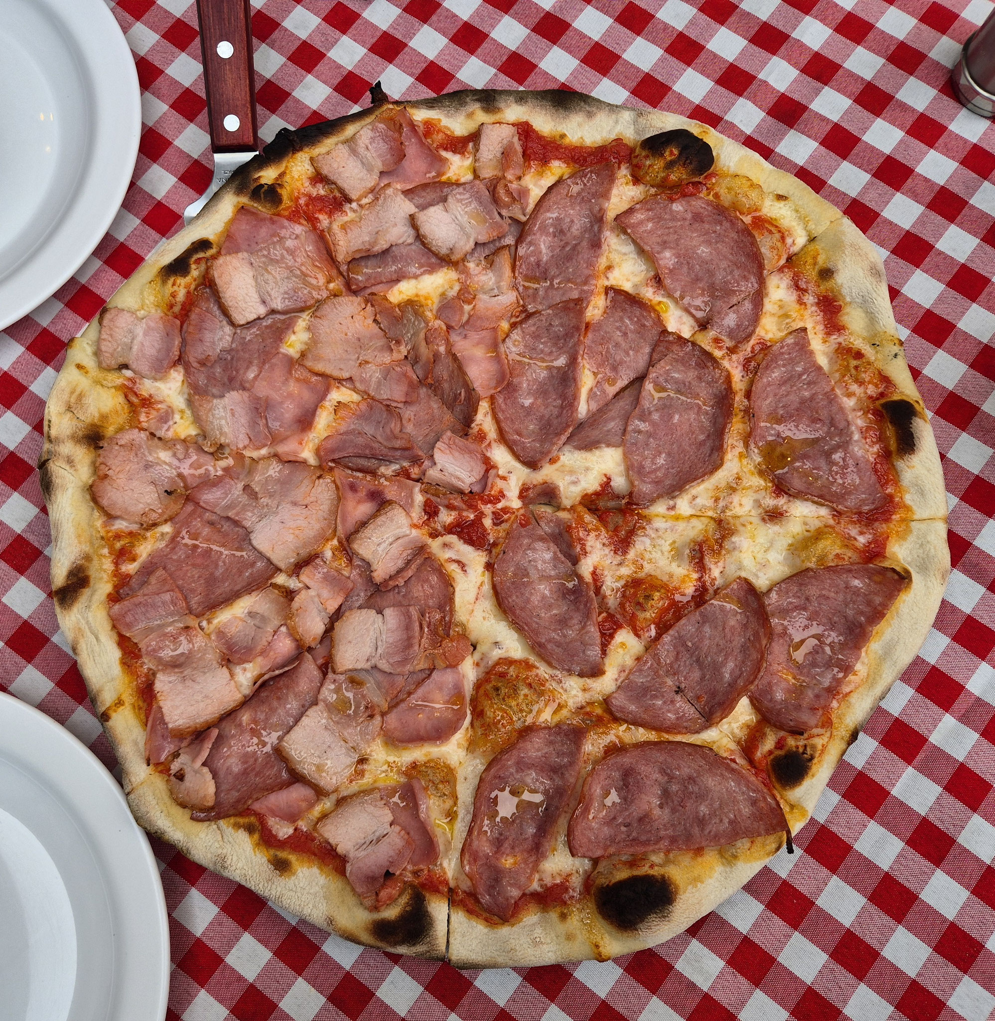 Pizza @ Pizzería Bella Ciao