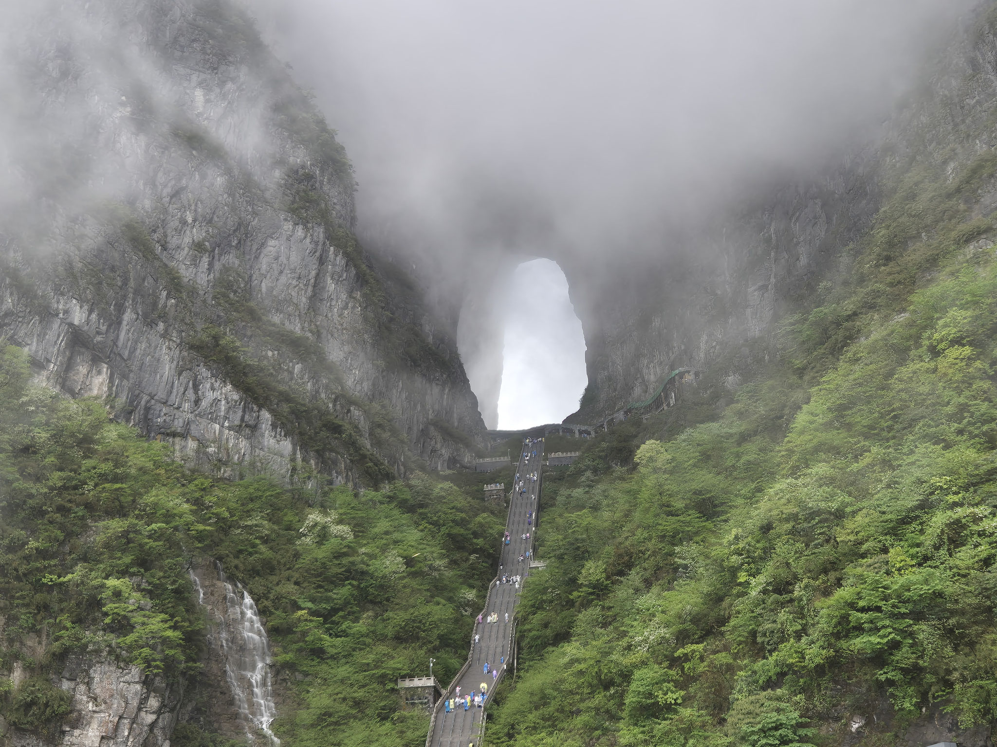 📍Tianmen Mountain
