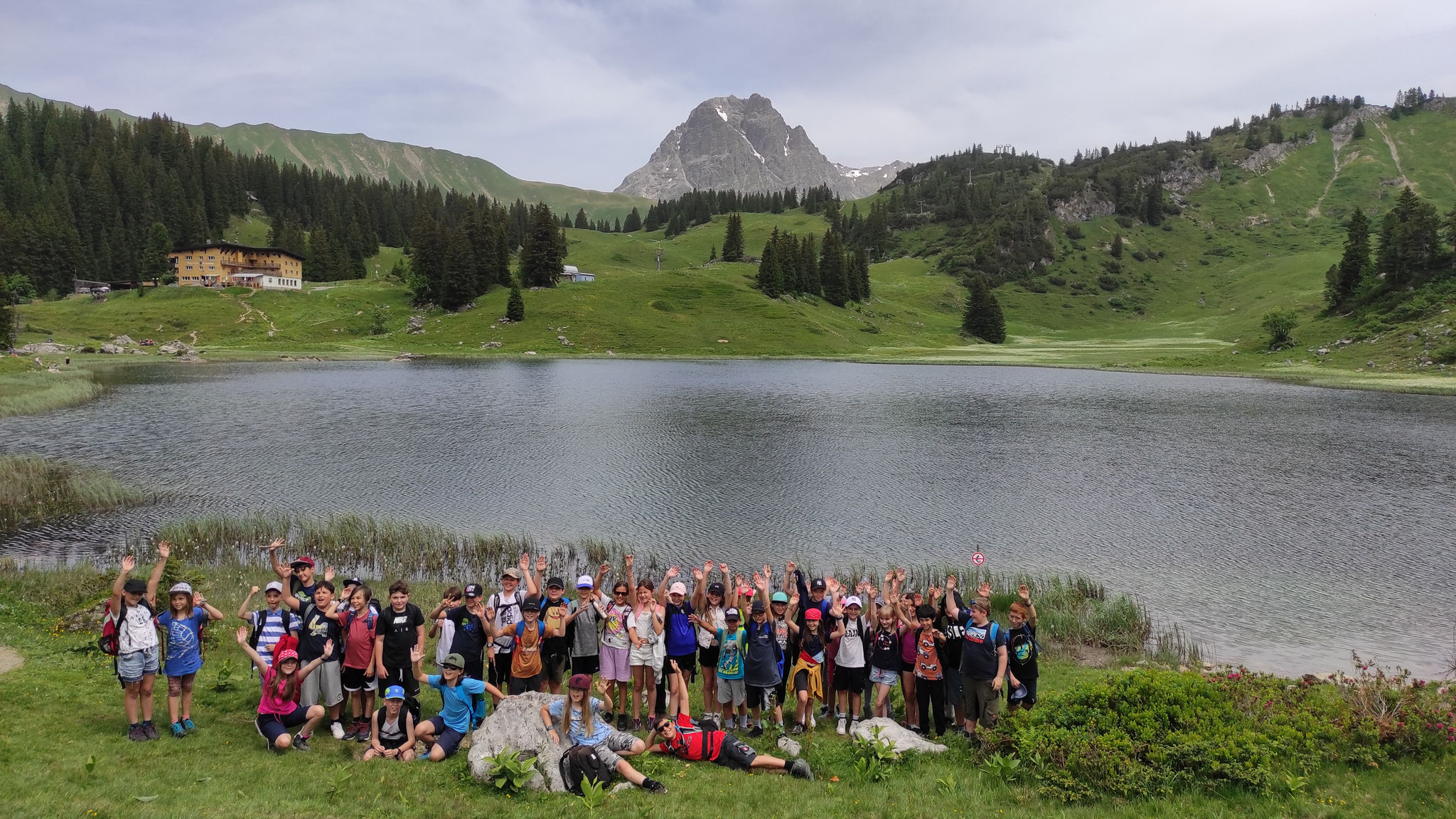 Wir genießen die Pause und das wunderbare Panorama