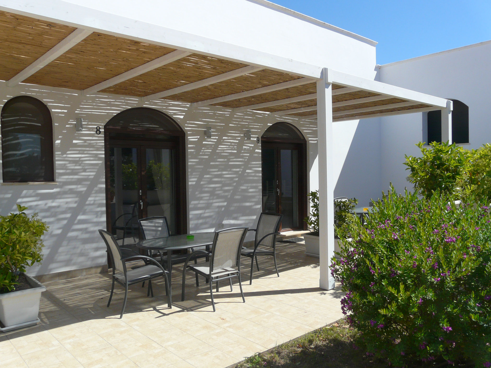 Lecce 8 - Terrasse avec pergola