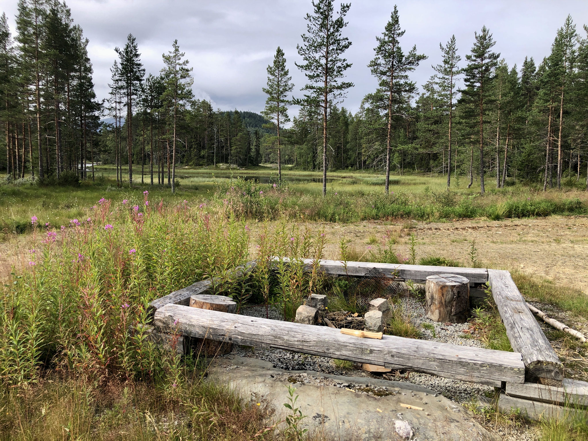 rasteplass med bål