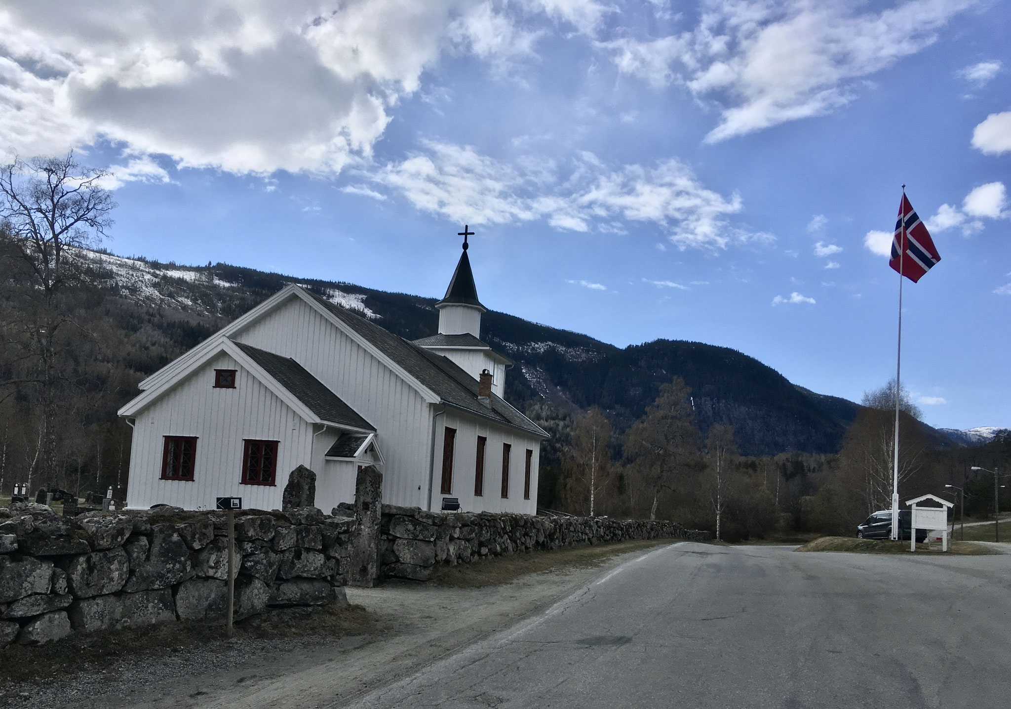 Atrå kyrkje