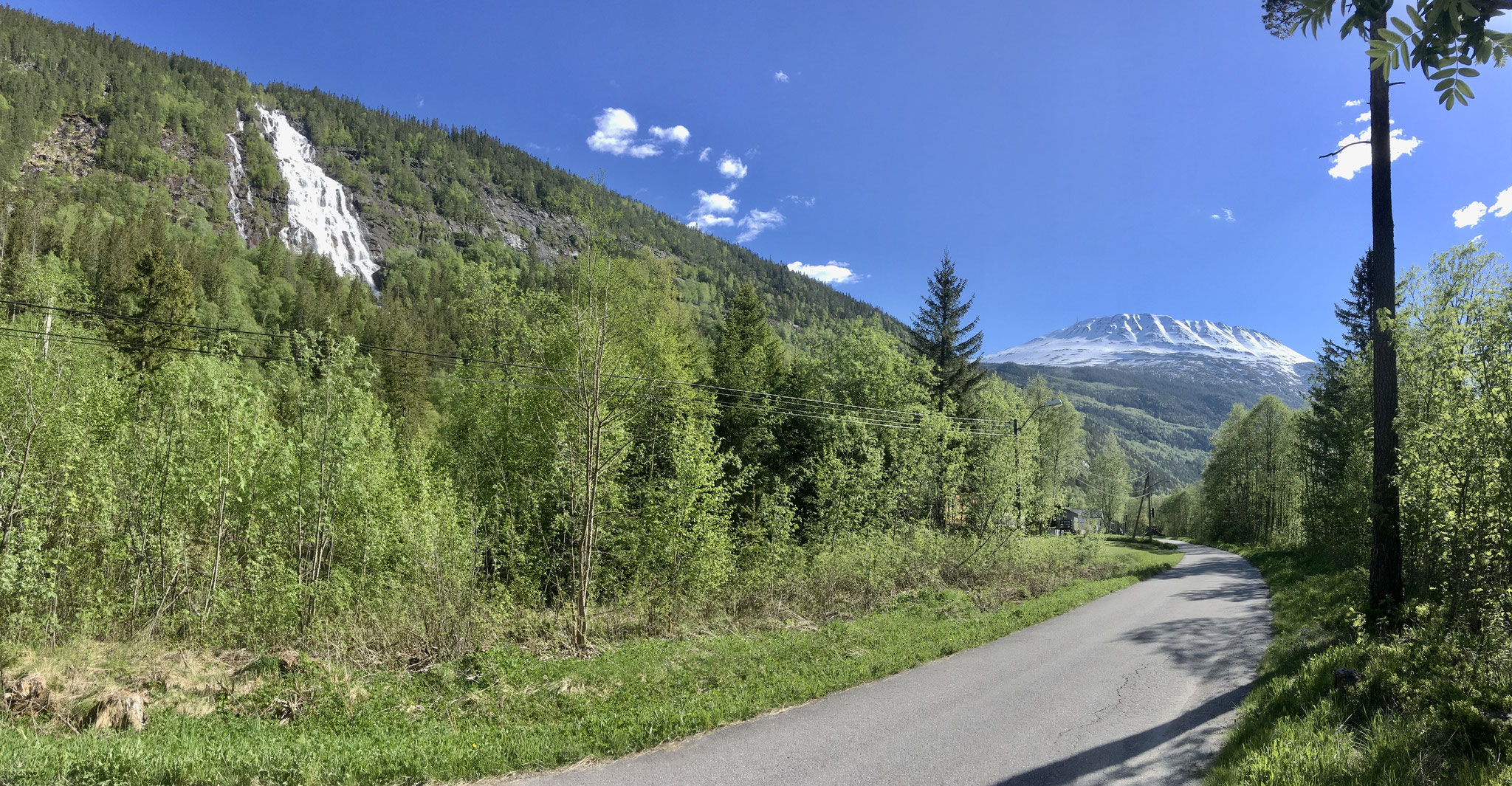 bridal veil waterfall and Gaustatoppen