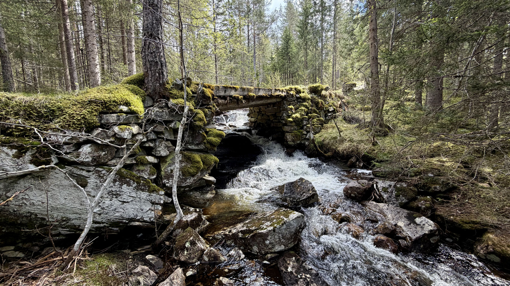 Brücke über den Tjyrubach